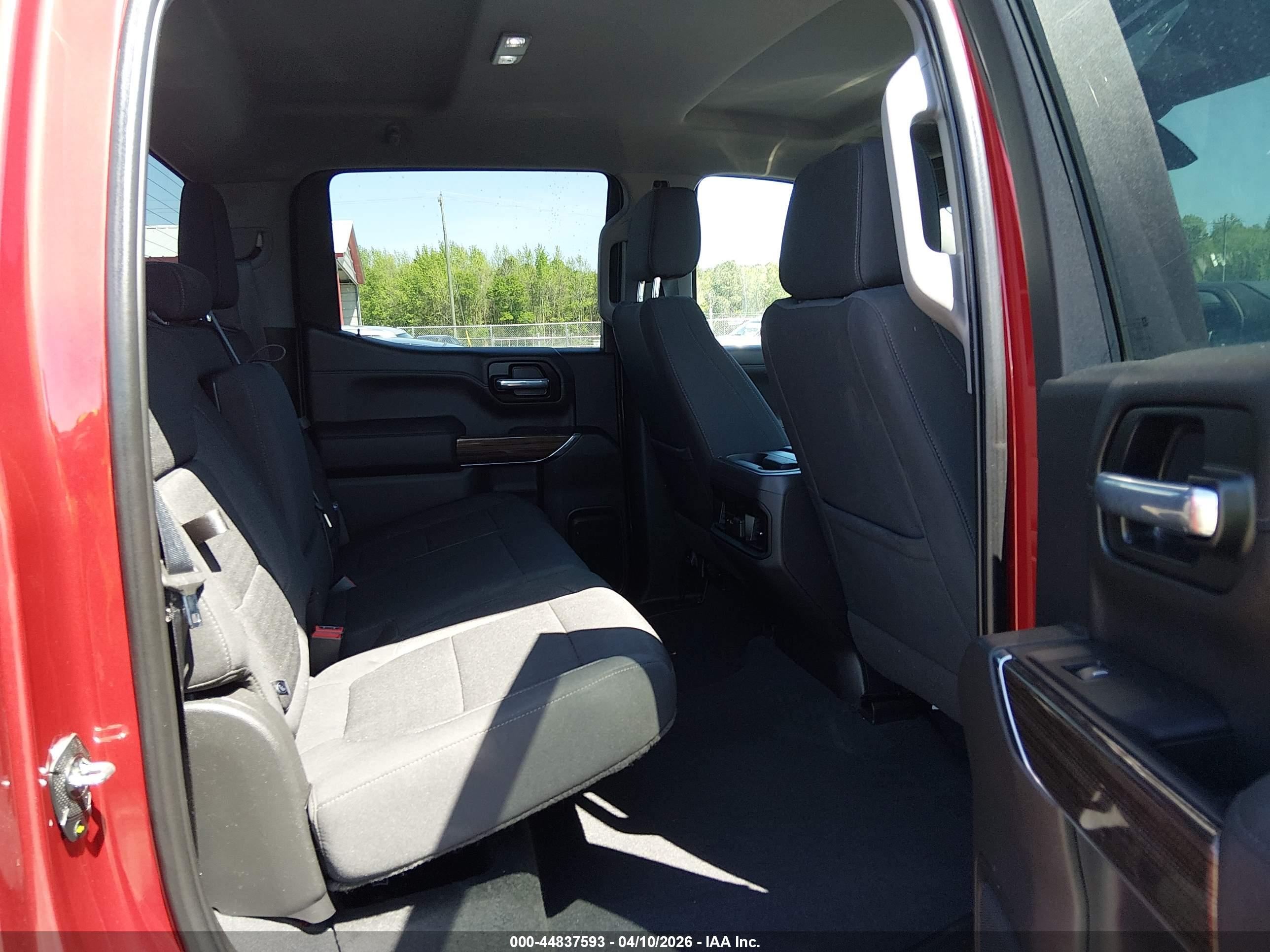 CHEVROLET SILVERADO image 8
