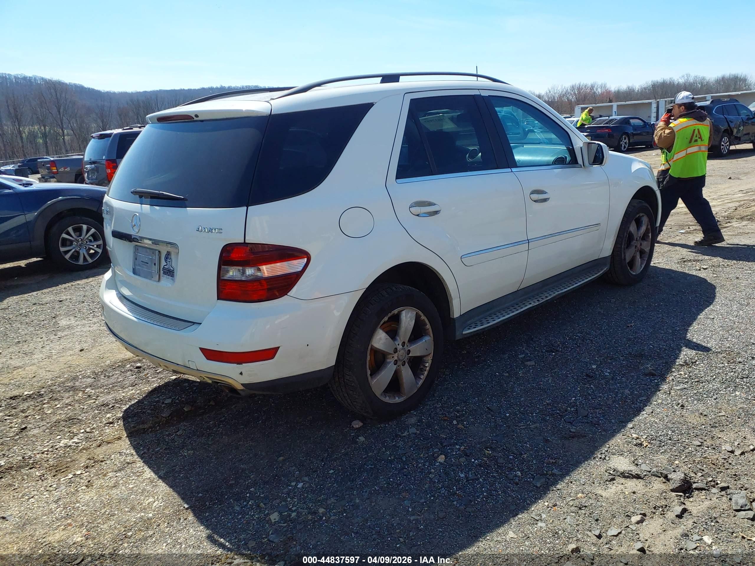 MERCEDES-BENZ ML image 4