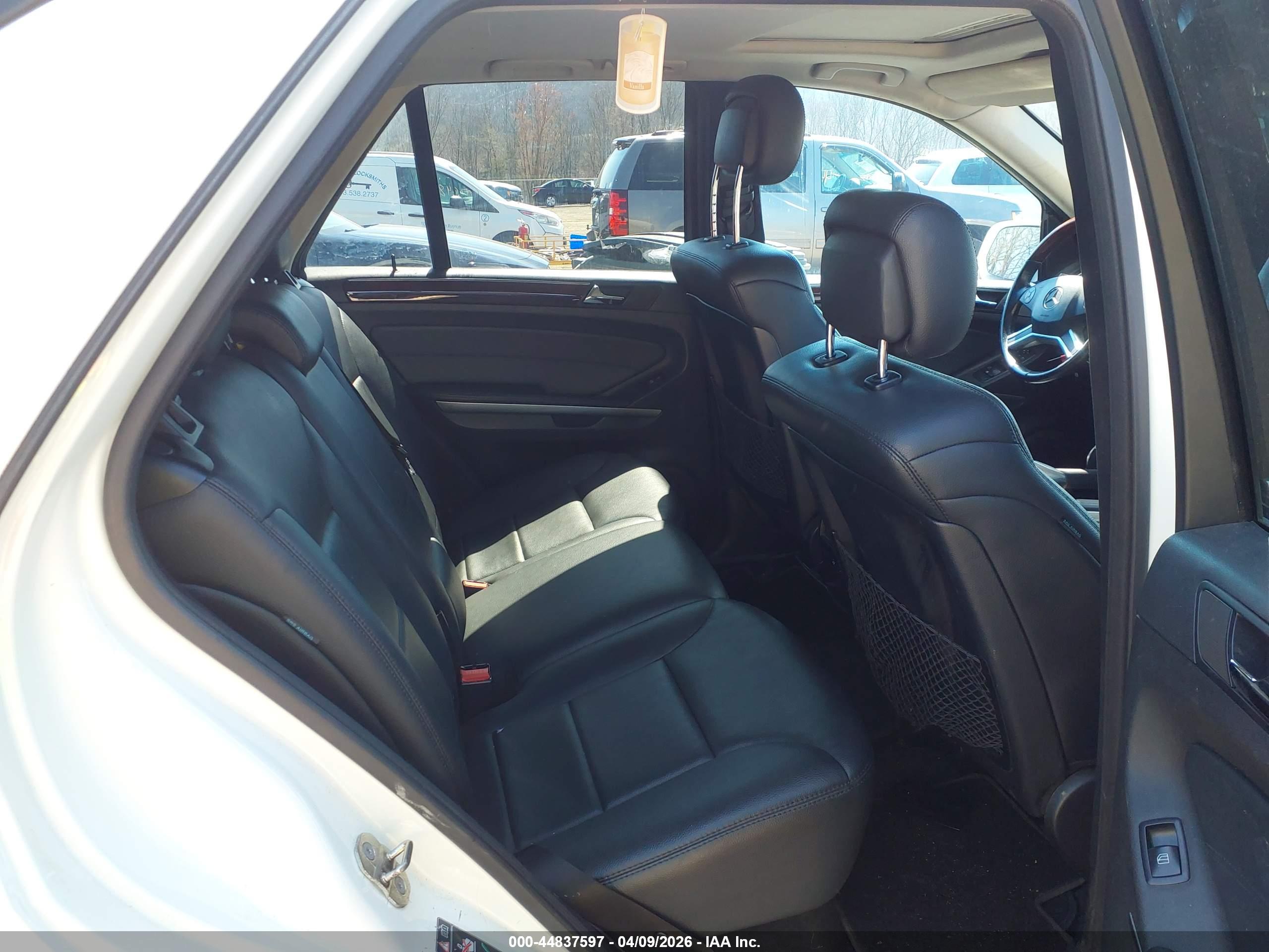 MERCEDES-BENZ ML image 8