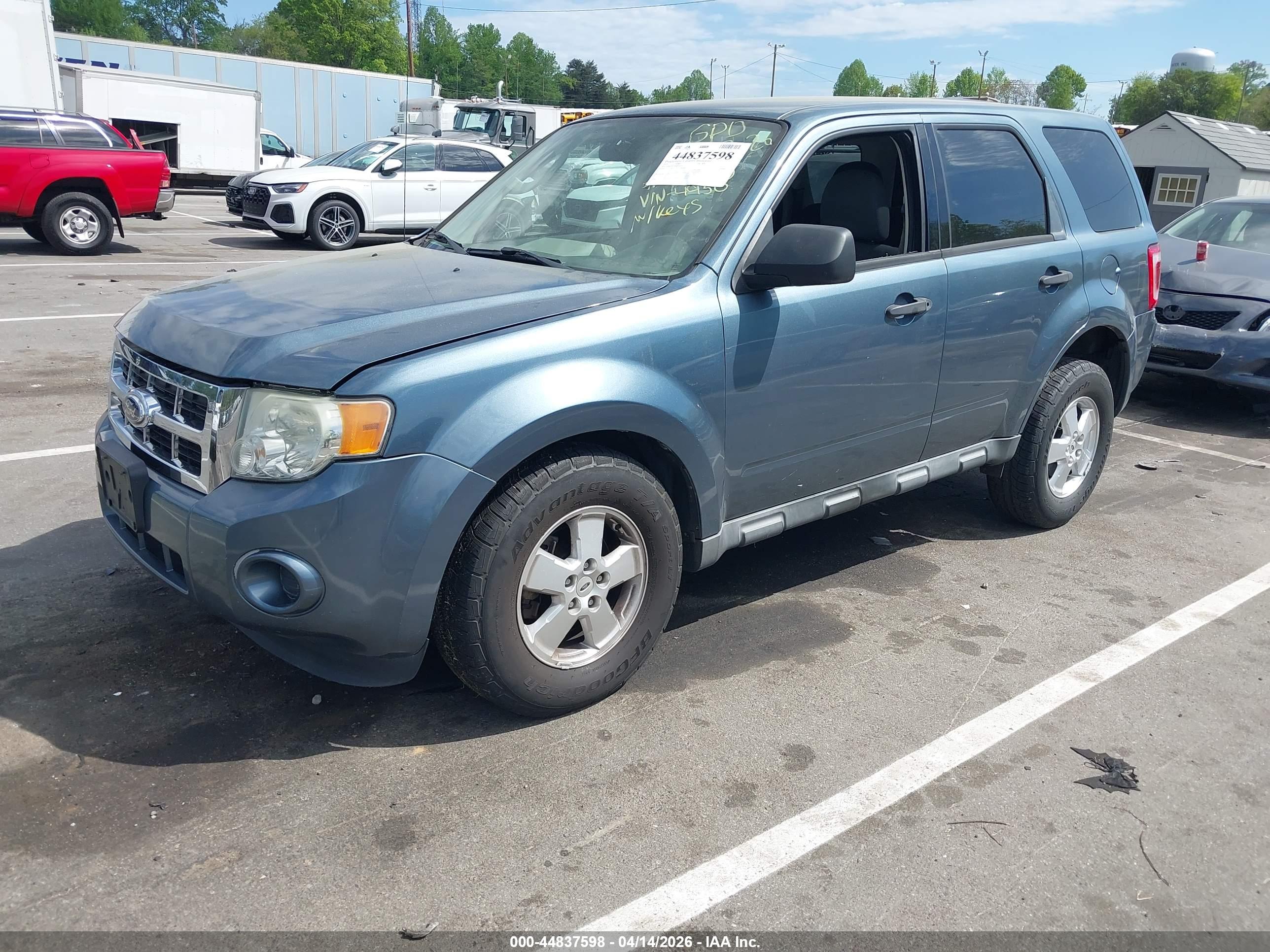 FORD ESCAPE image 2
