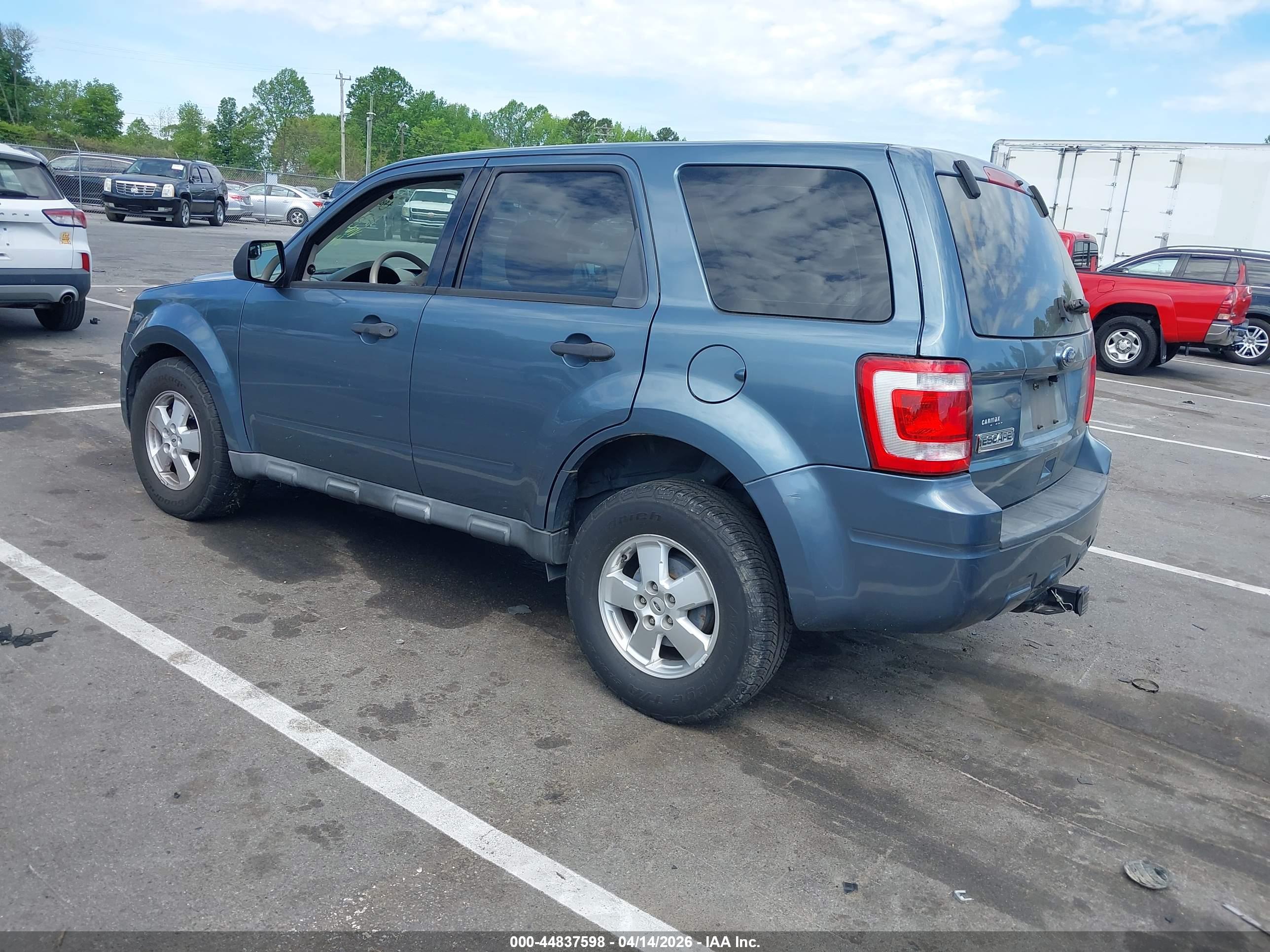 FORD ESCAPE image 3