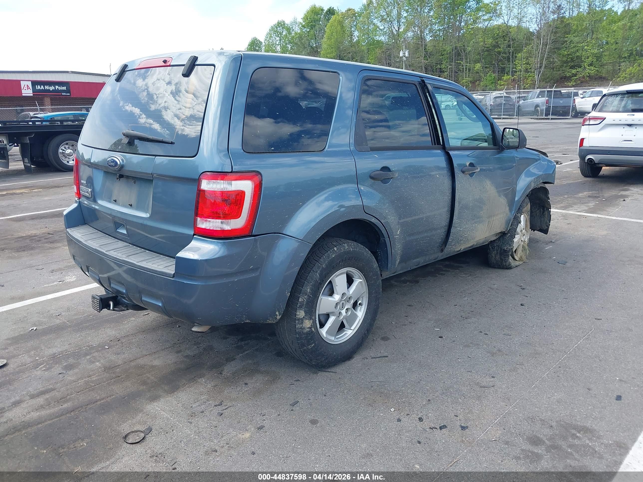 FORD ESCAPE image 4