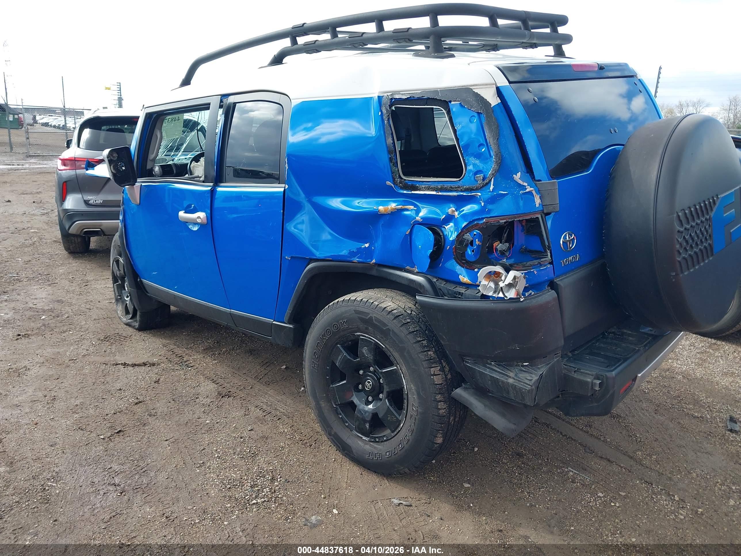 TOYOTA FJ image 3