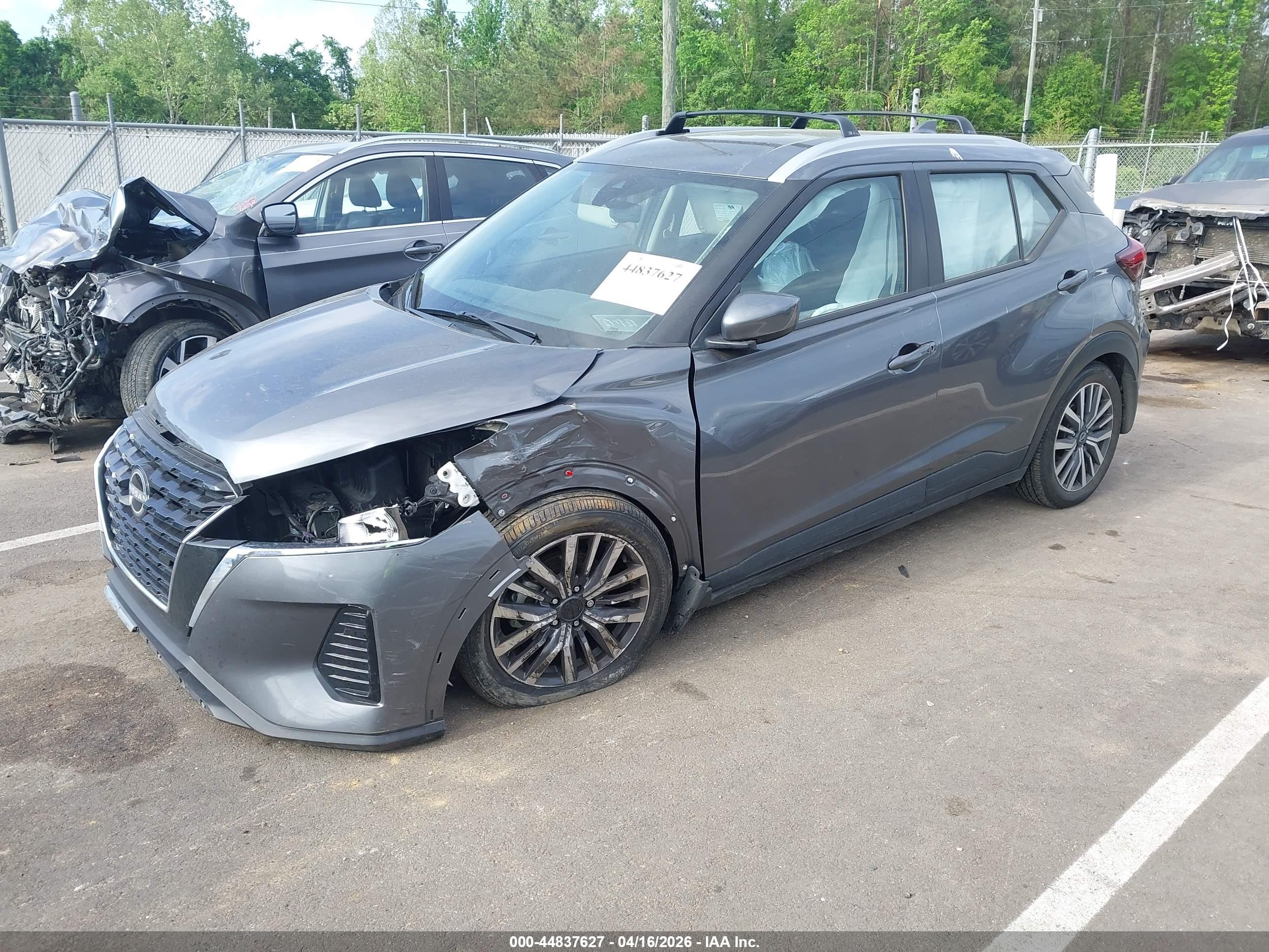 NISSAN KICKS image 2