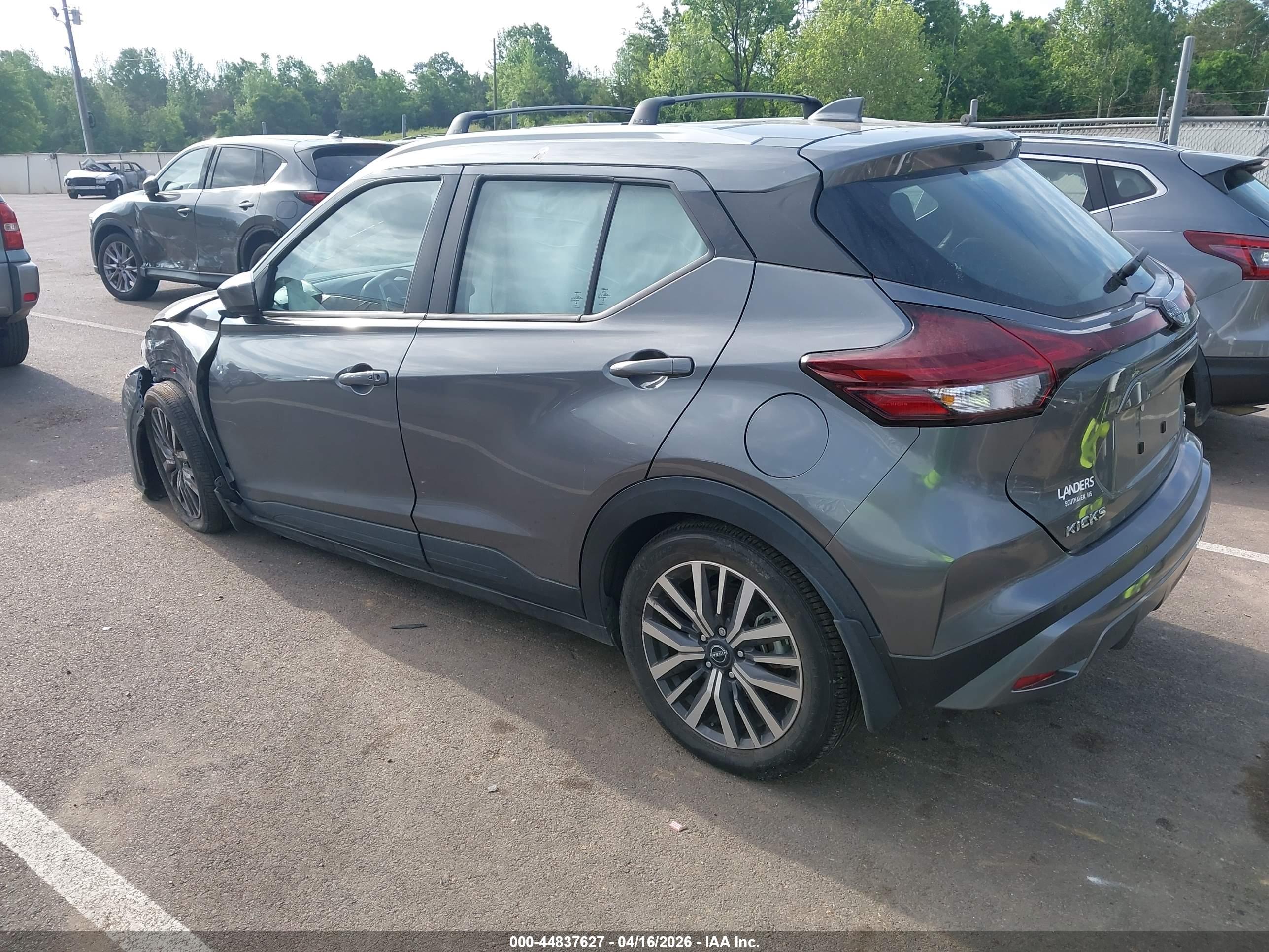 NISSAN KICKS image 3