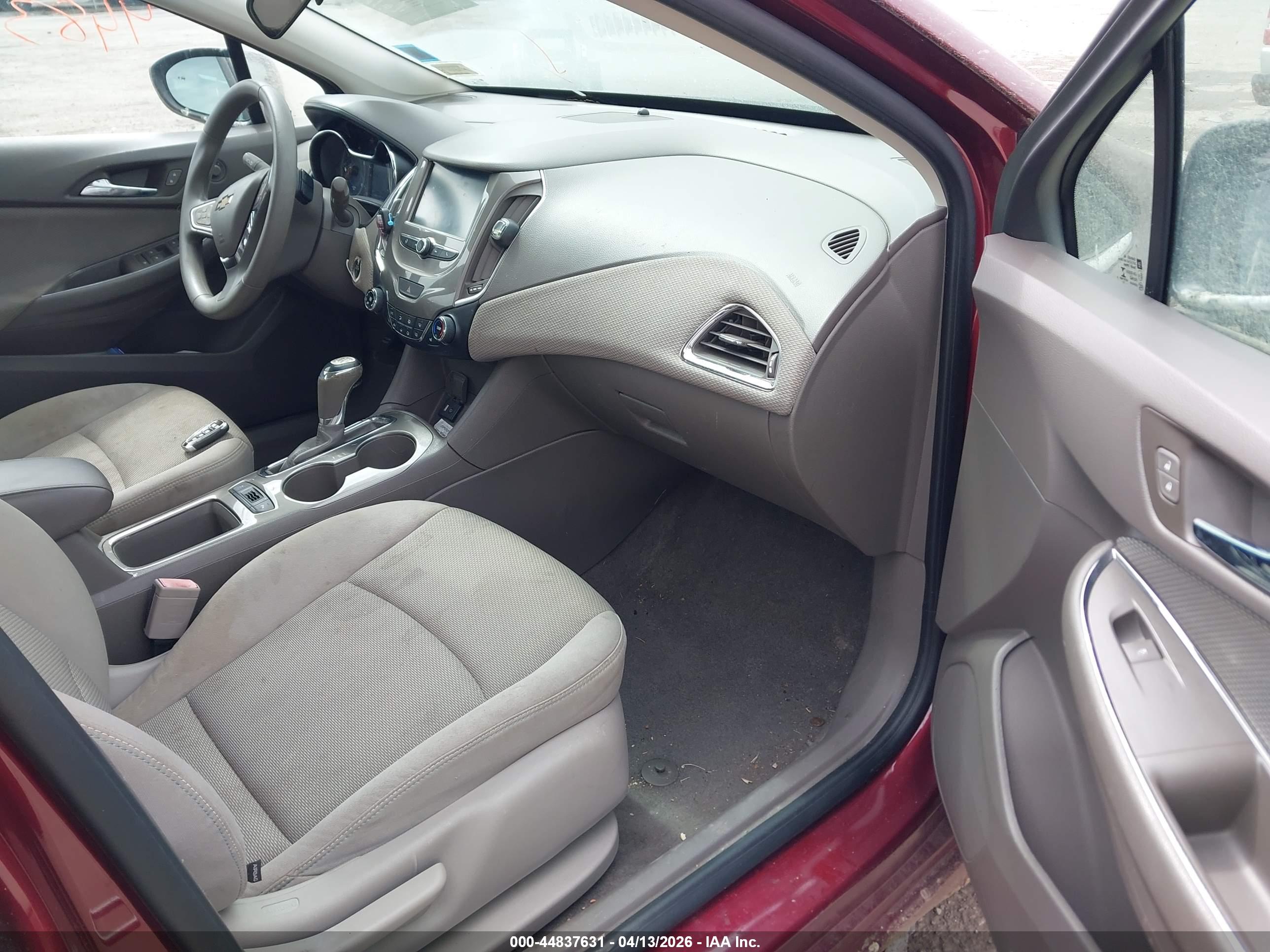 CHEVROLET CRUZE image 5