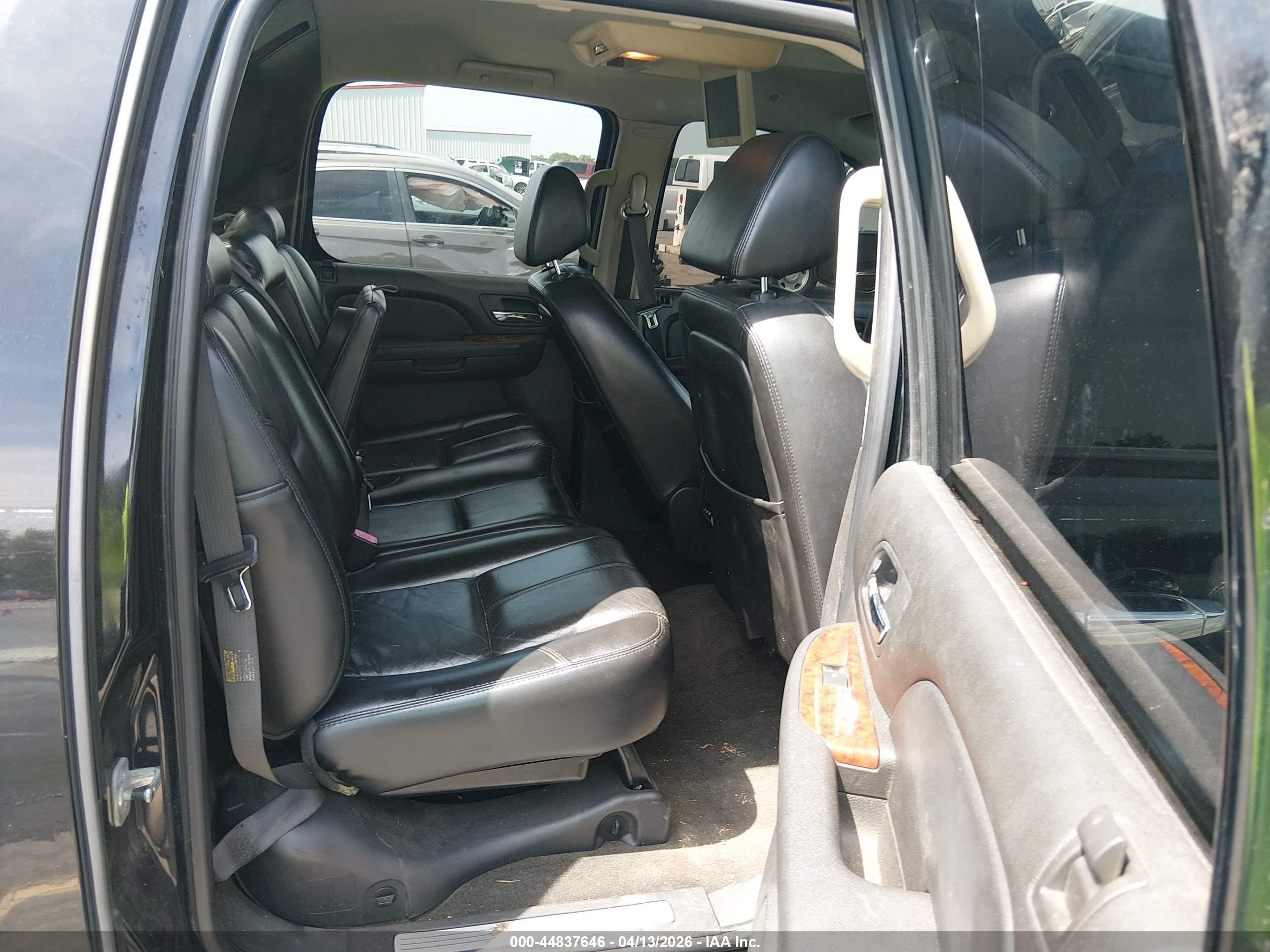 CHEVROLET AVALANCHE image 8