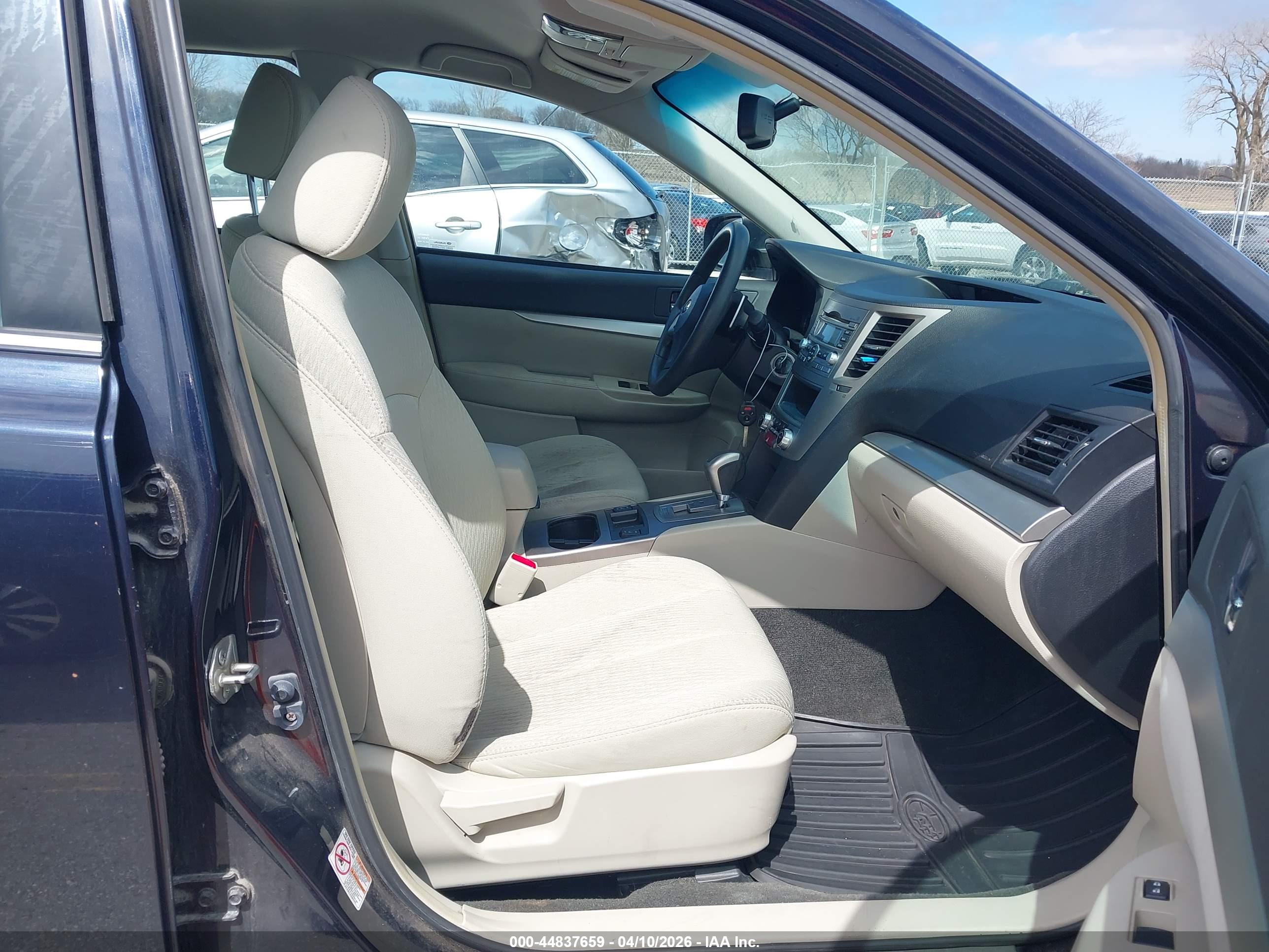 SUBARU OUTBACK image 5