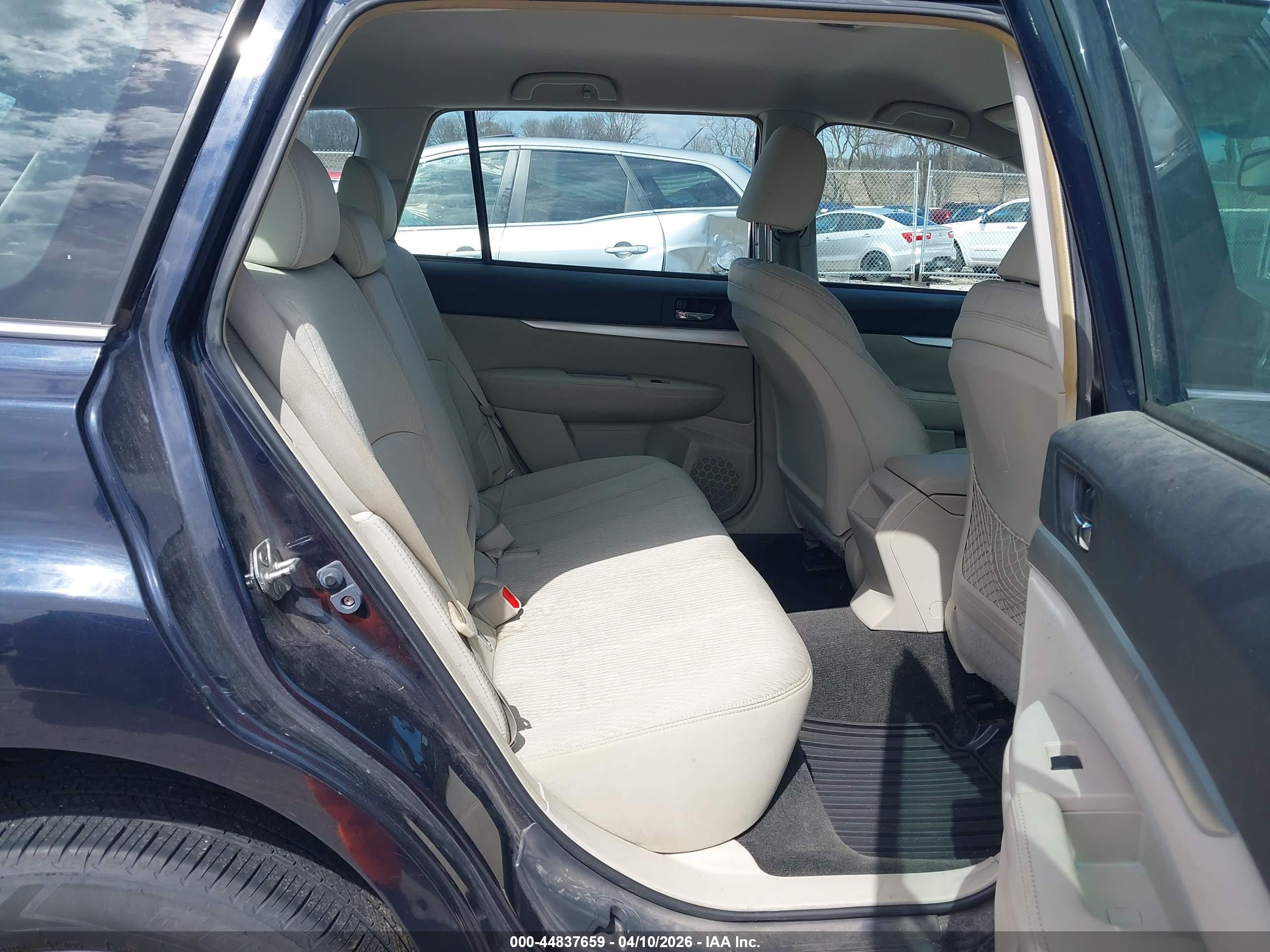 SUBARU OUTBACK image 8