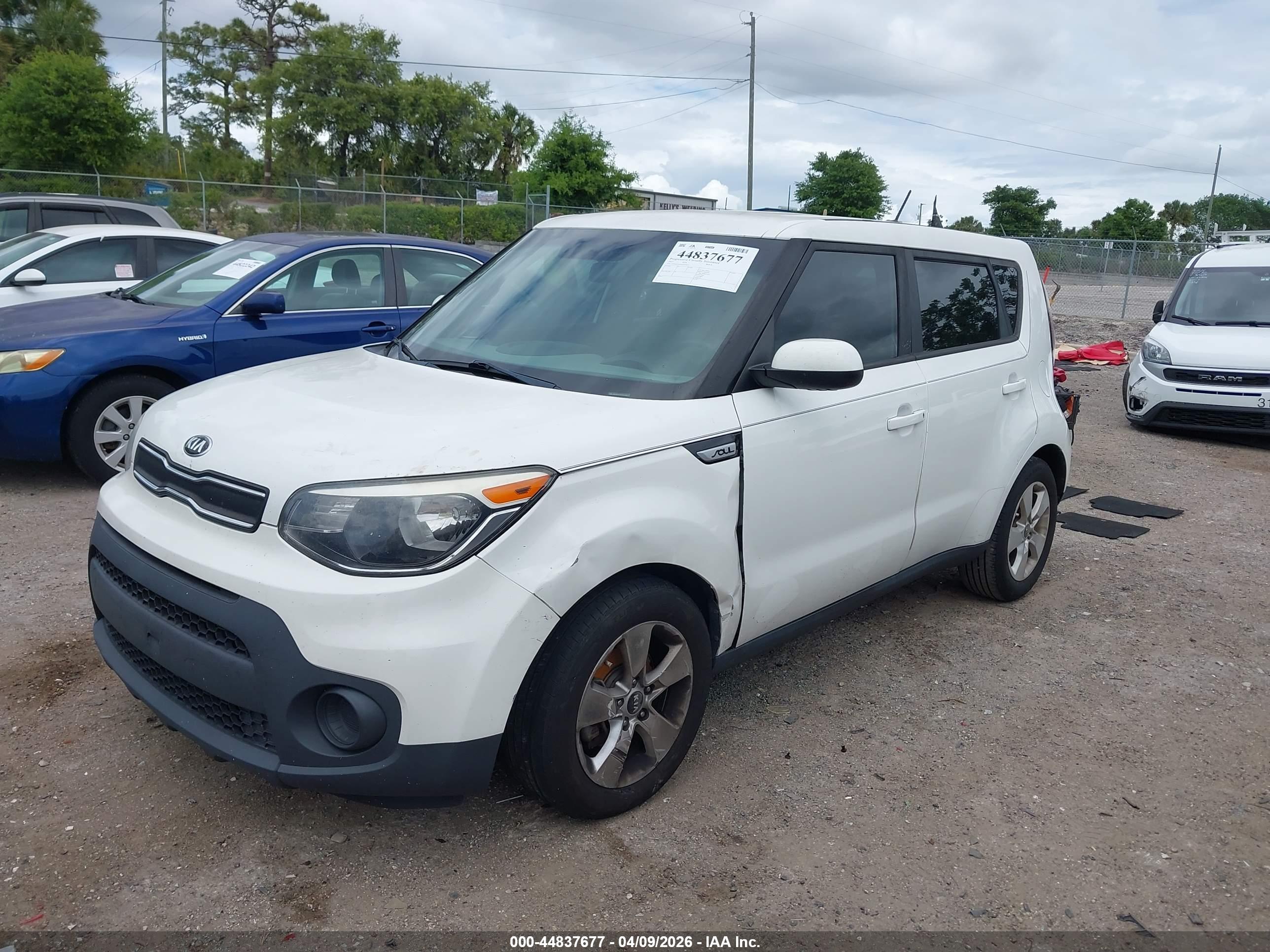 KIA SOUL image 2