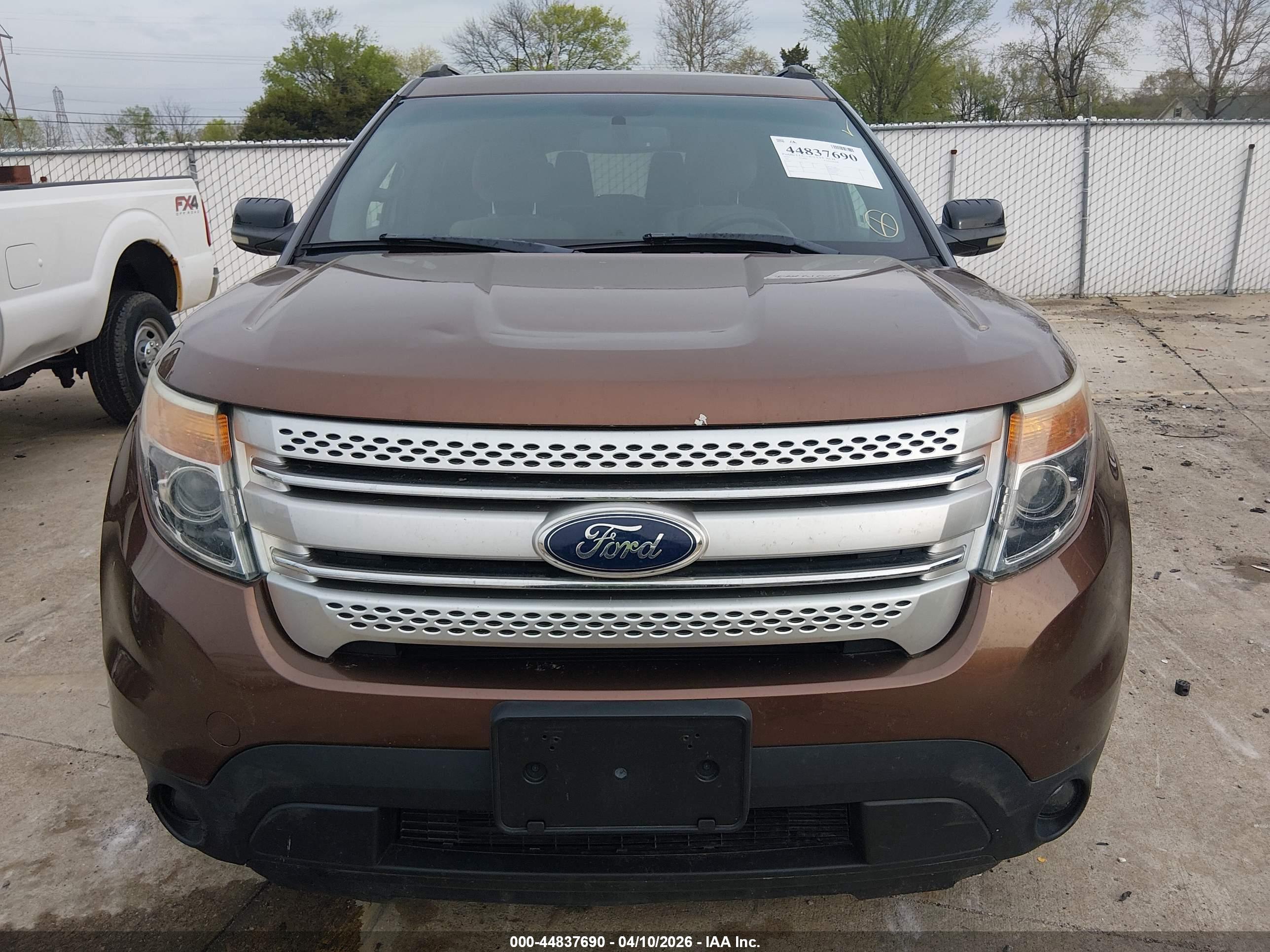 FORD EXPLORER image 6
