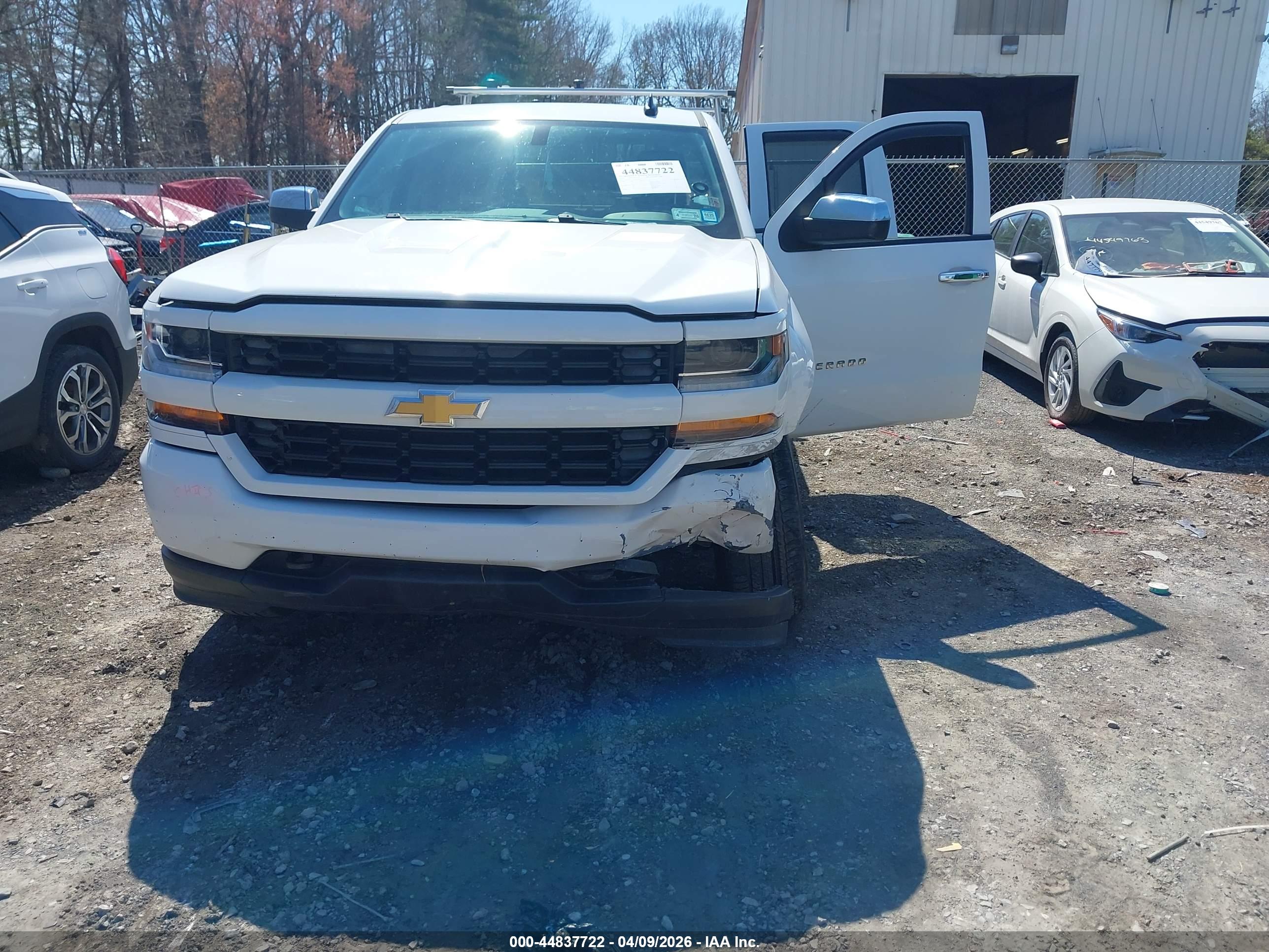 CHEVROLET SILVERADO image 6