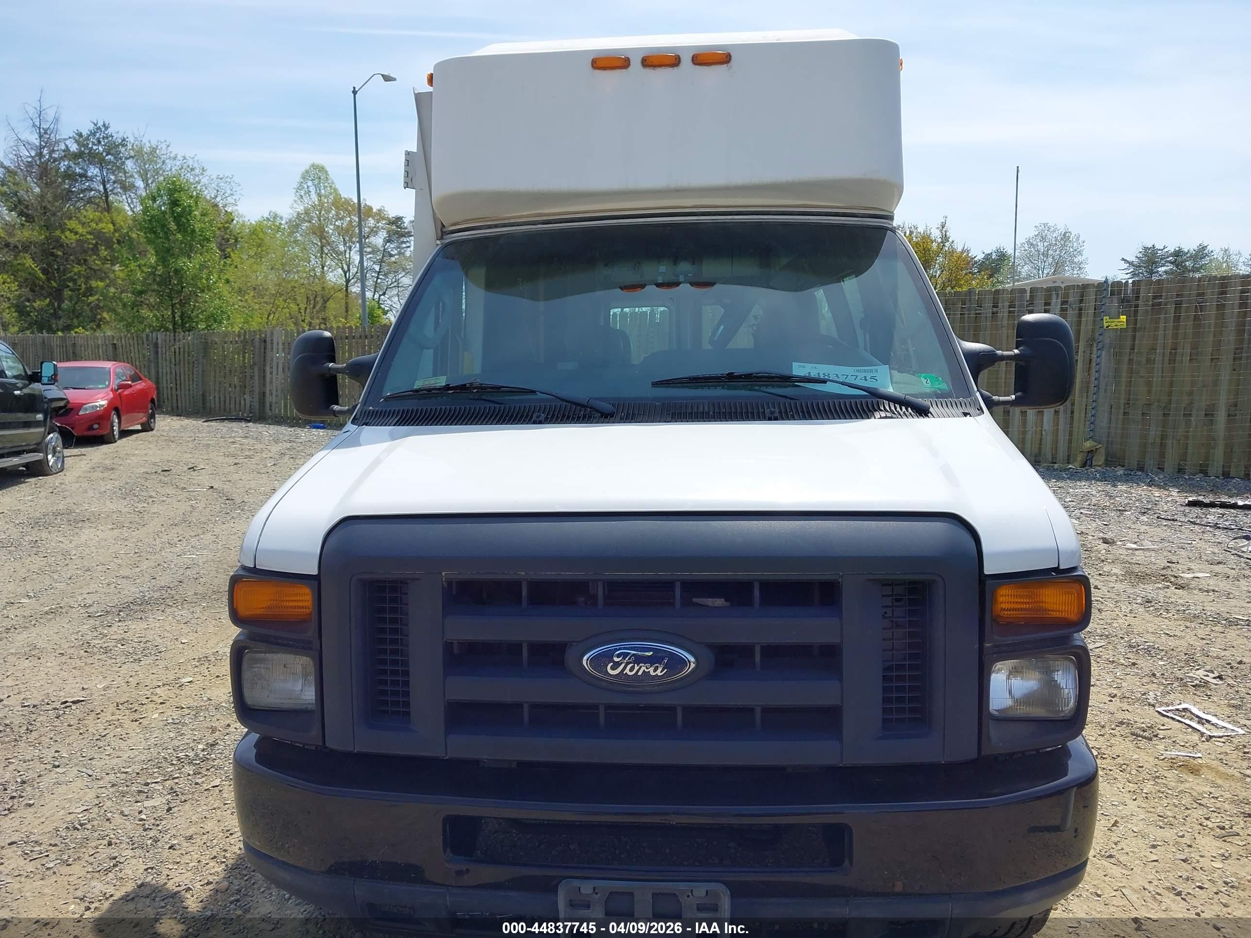 FORD E-350 image 6