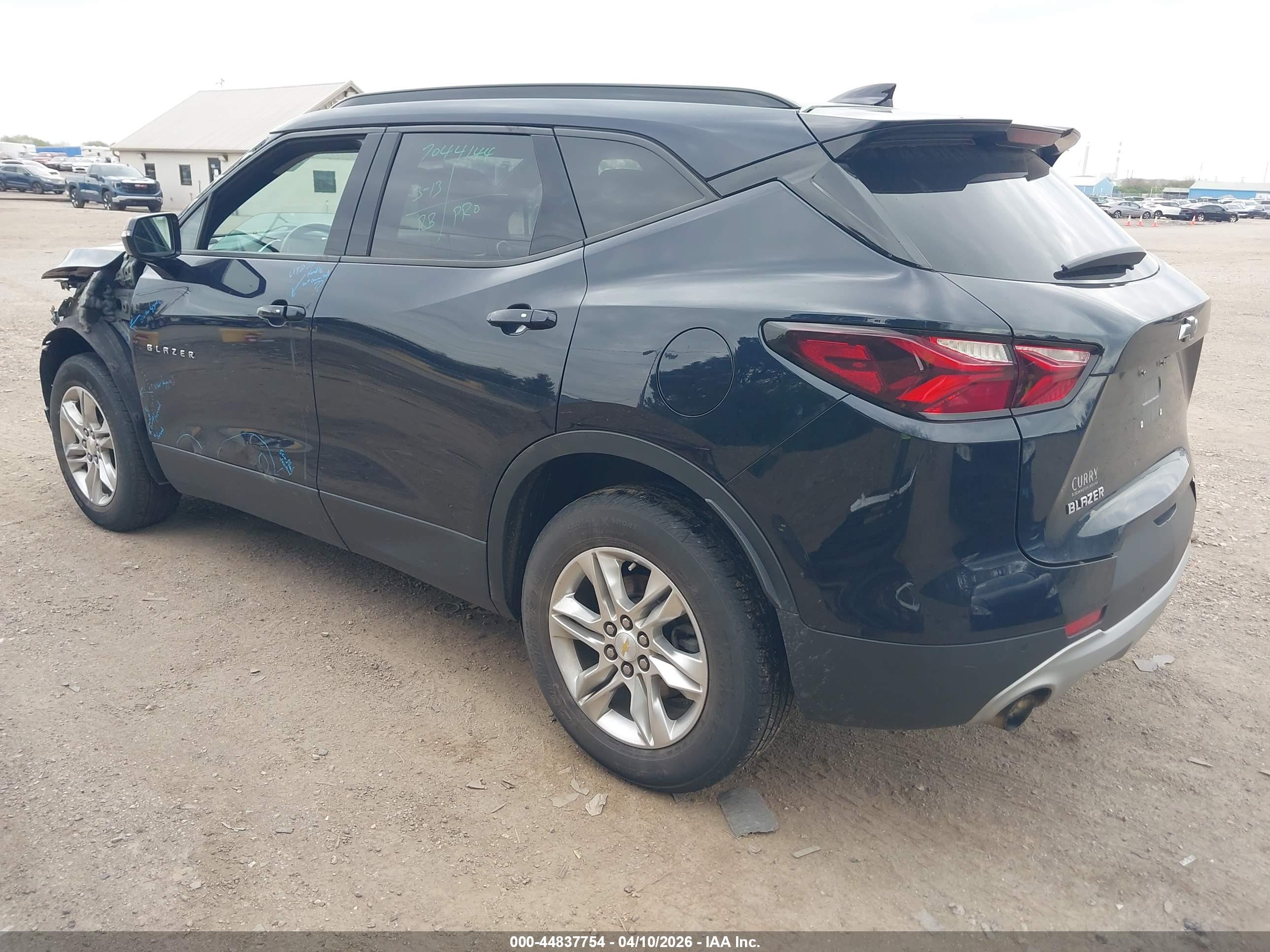 CHEVROLET BLAZER image 3