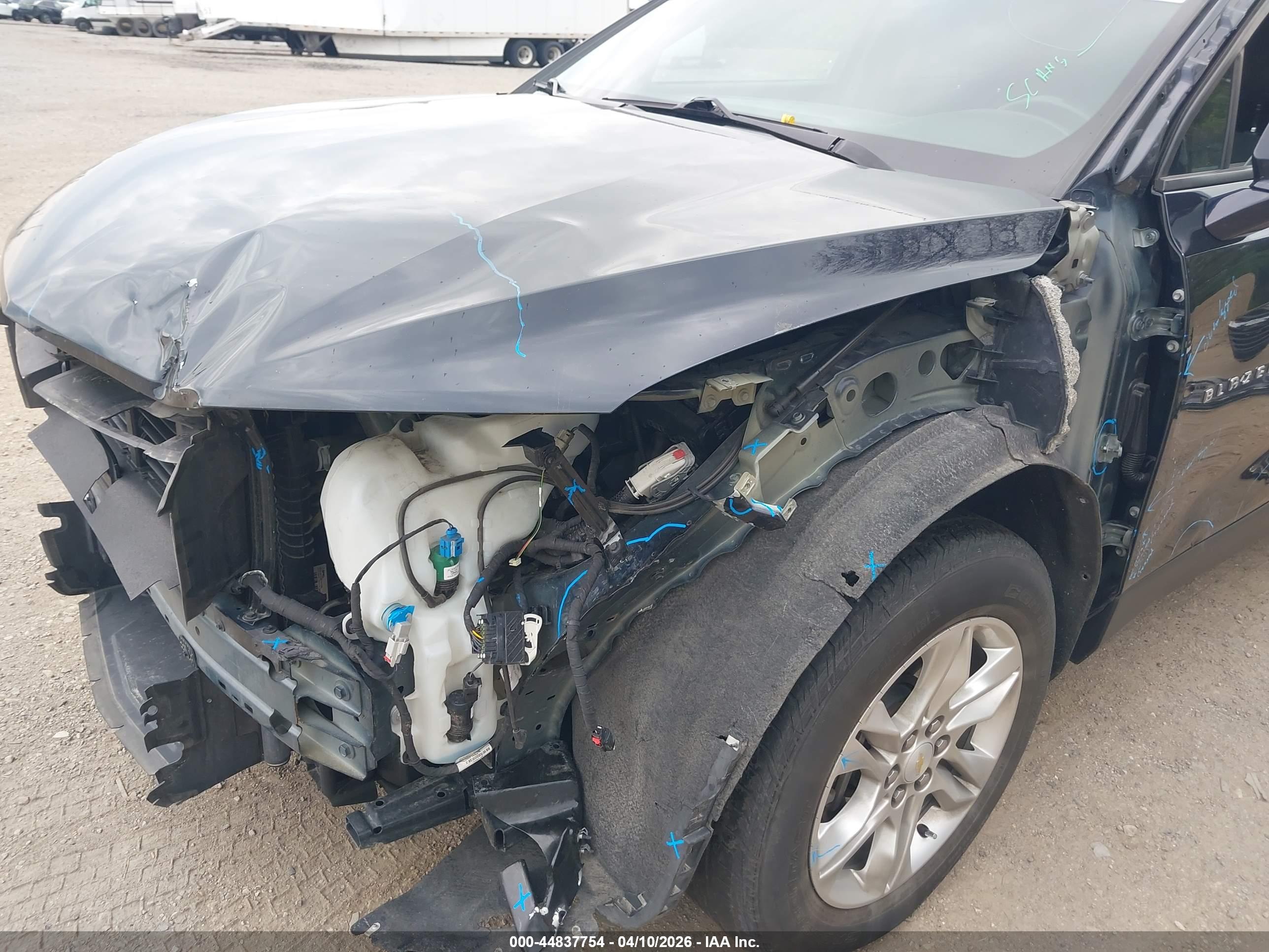 CHEVROLET BLAZER image 6