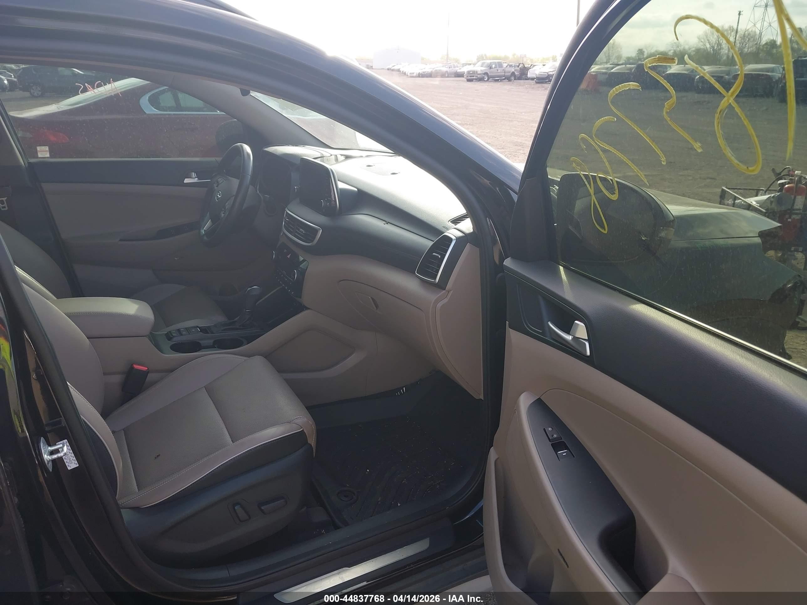 HYUNDAI TUCSON image 5