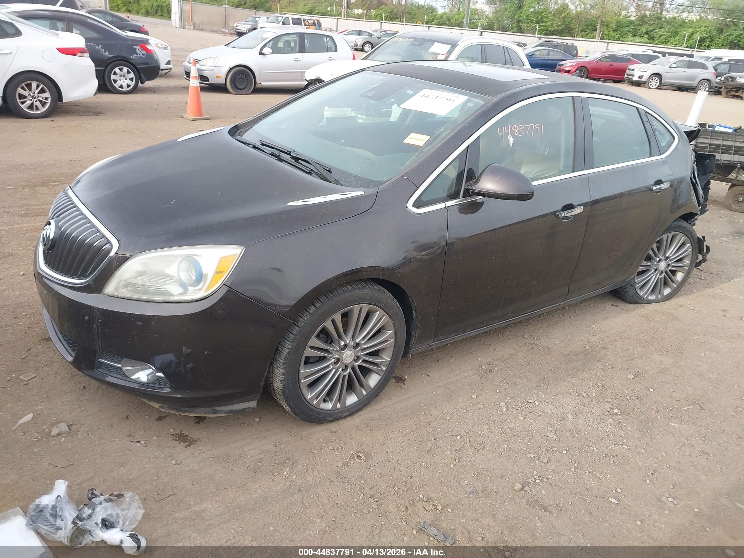 BUICK VERANO image 2
