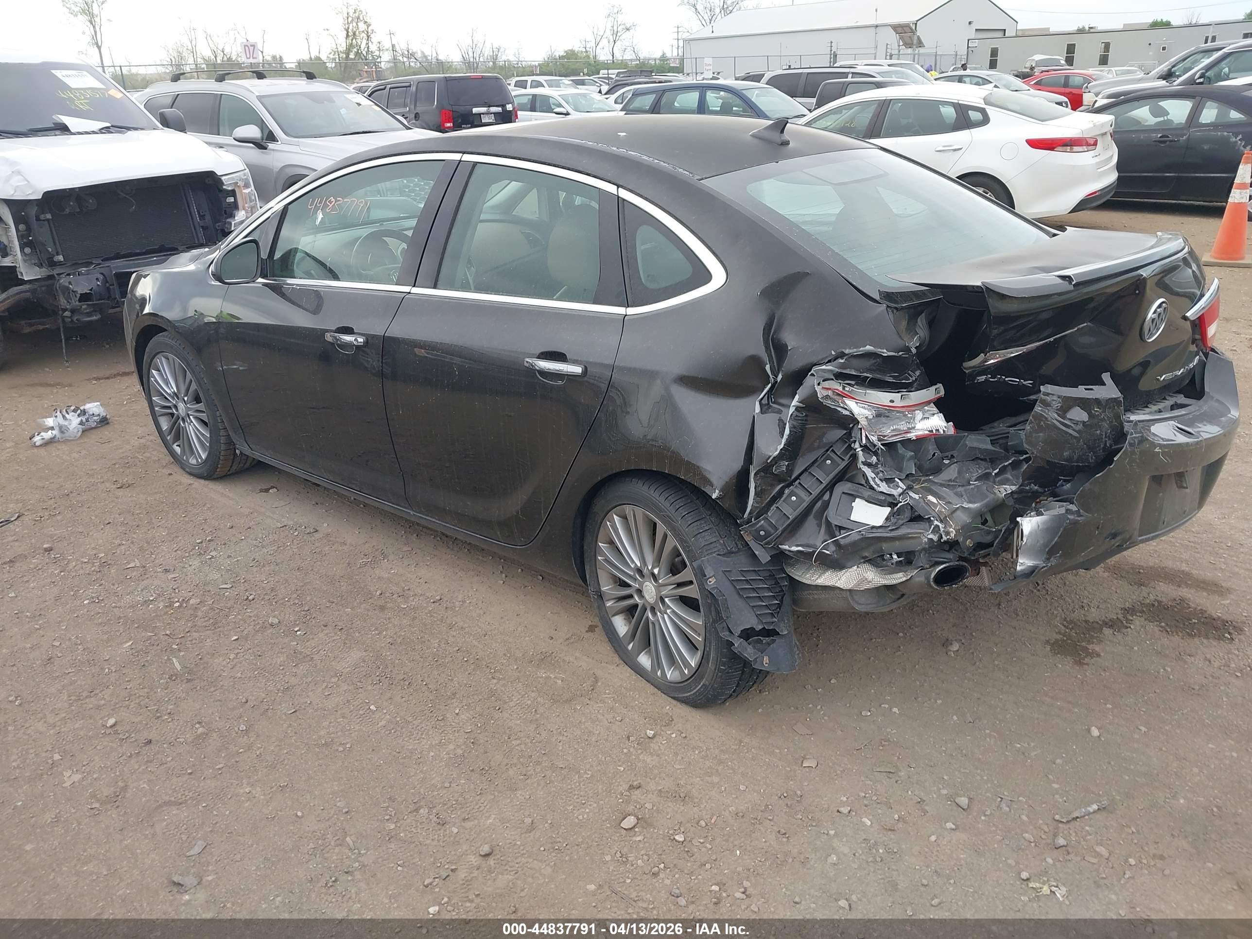 BUICK VERANO image 3