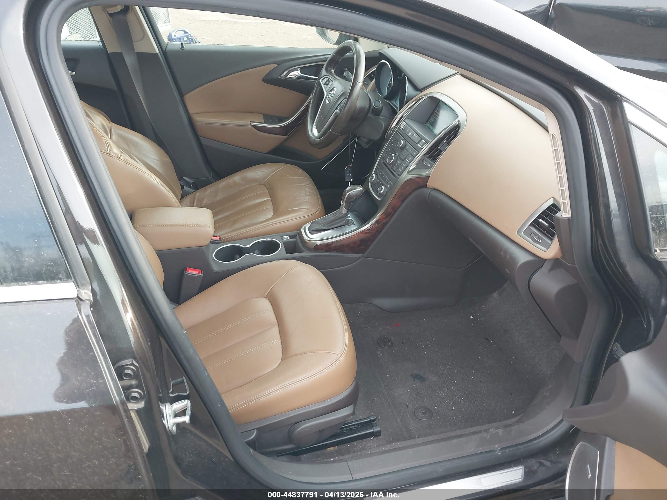 BUICK VERANO image 5