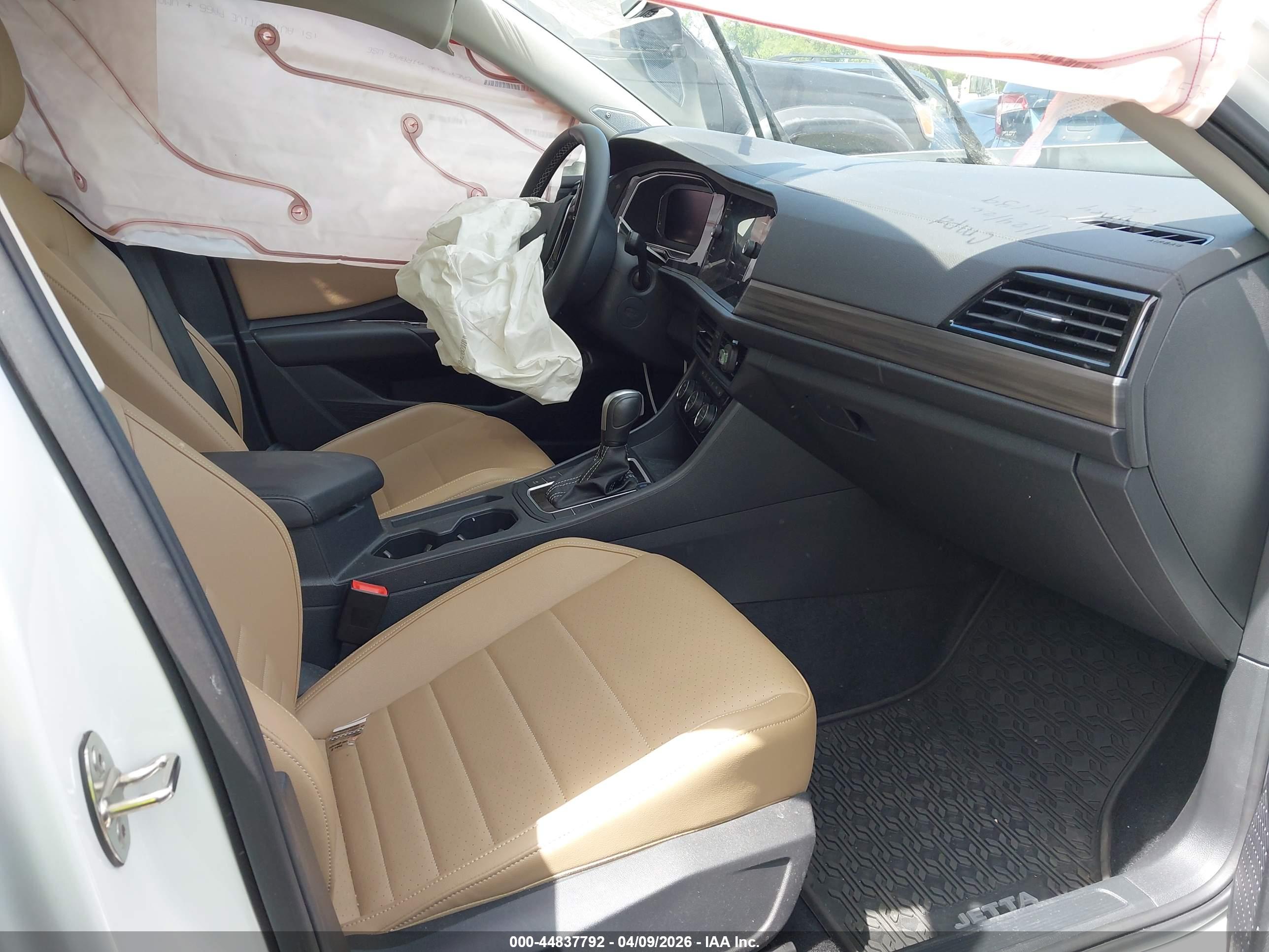 VOLKSWAGEN JETTA image 5