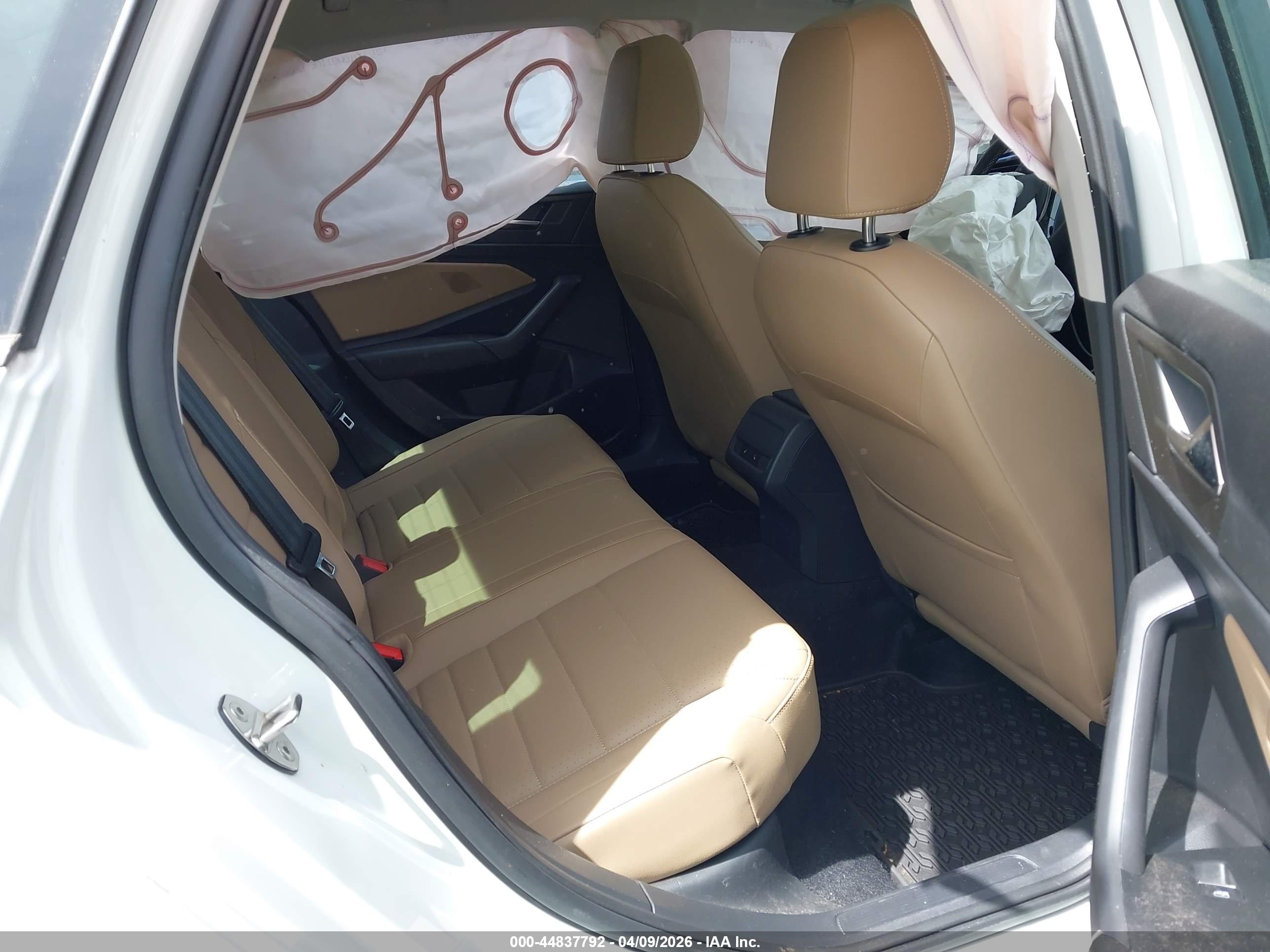VOLKSWAGEN JETTA image 8