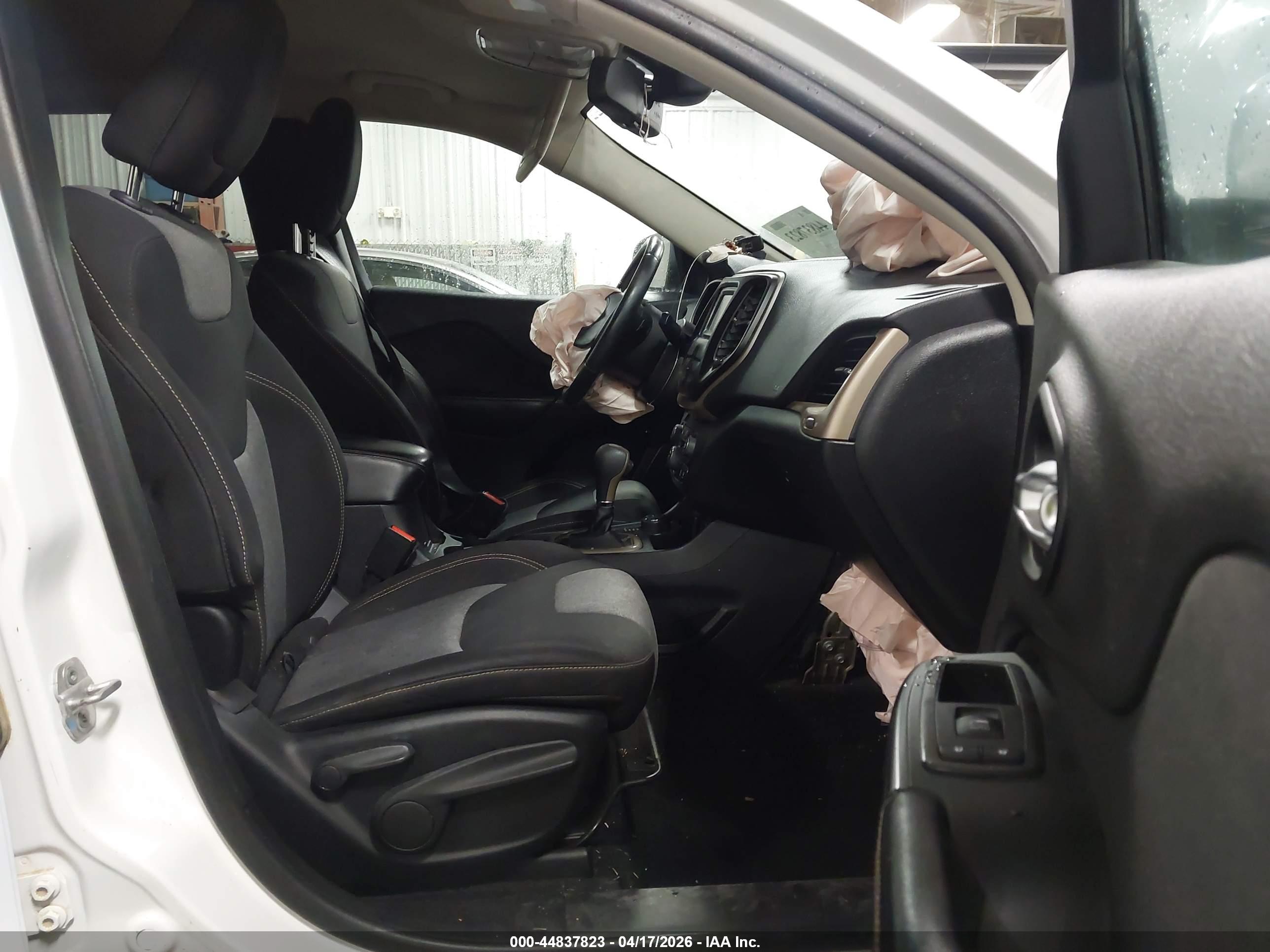 JEEP CHEROKEE image 5