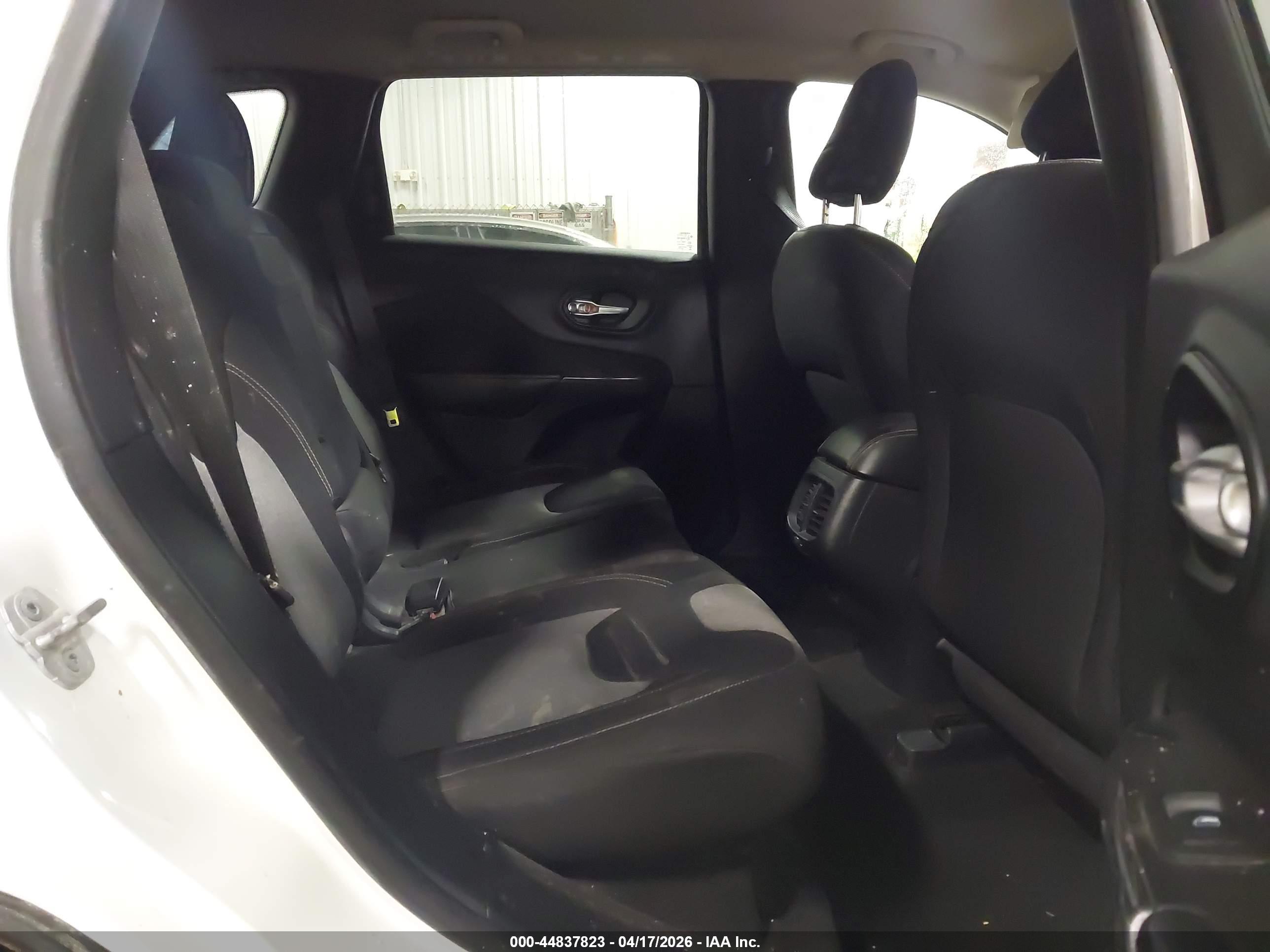JEEP CHEROKEE image 8