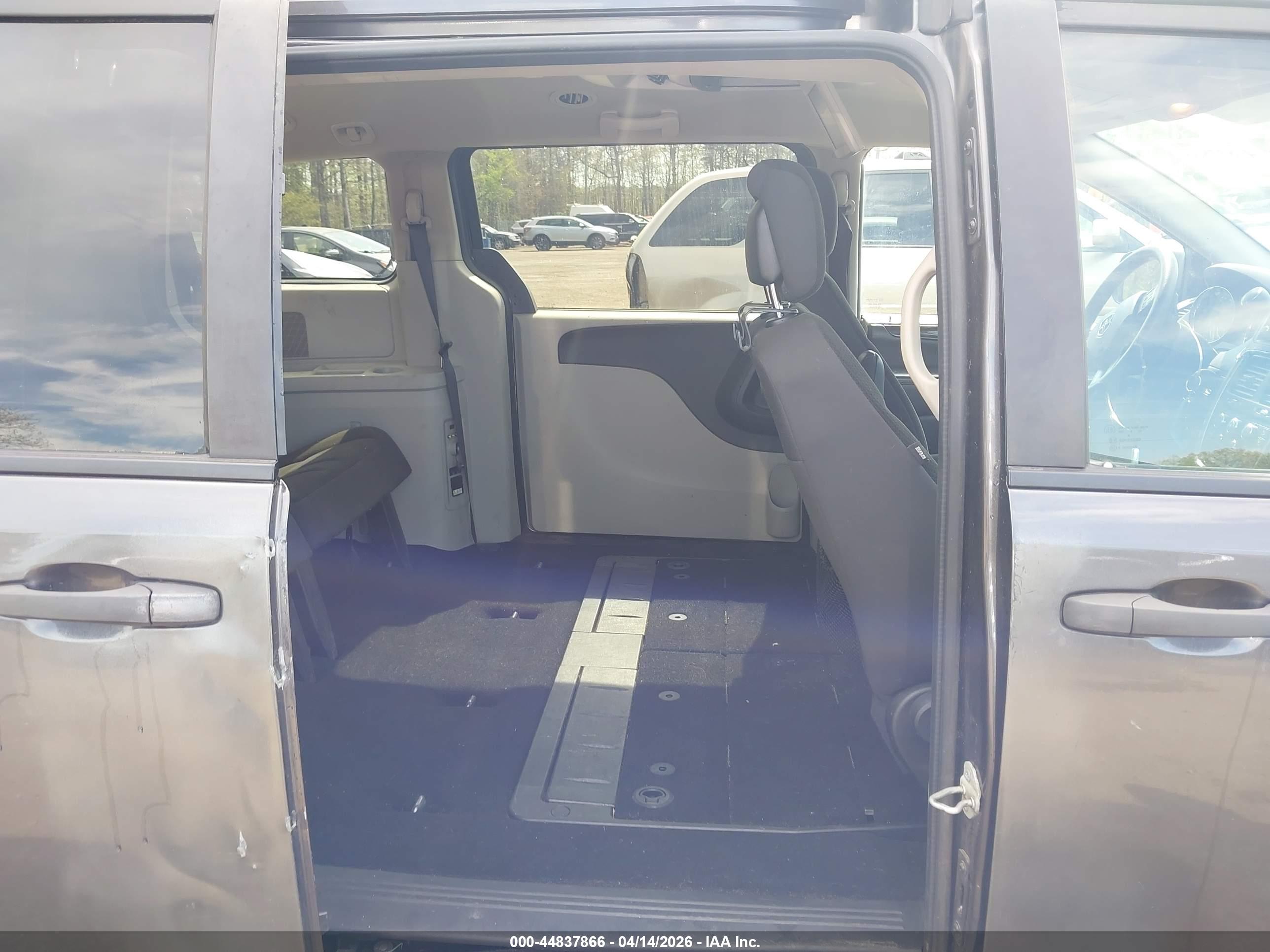 DODGE GRAND image 8