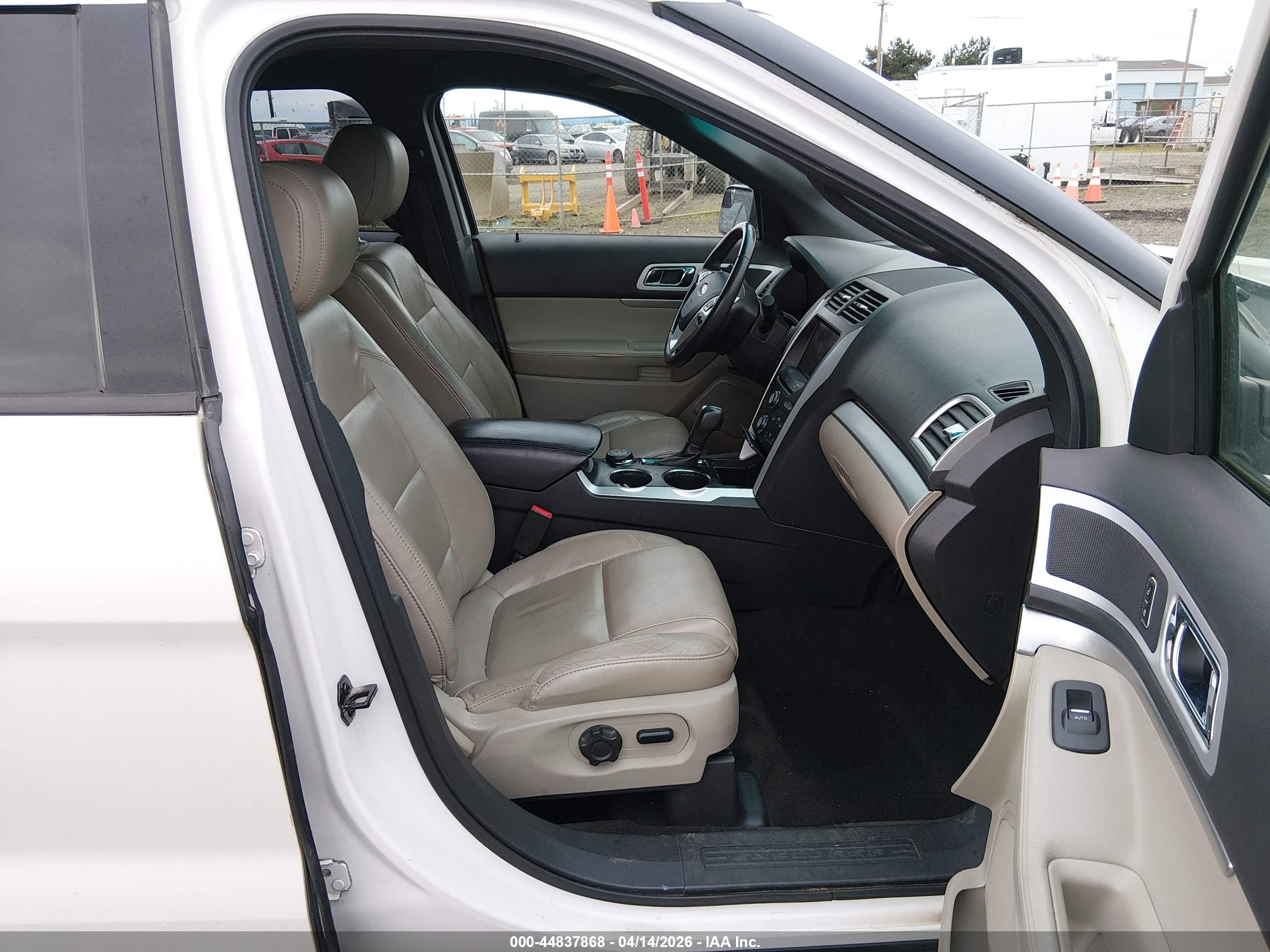 FORD EXPLORER image 5