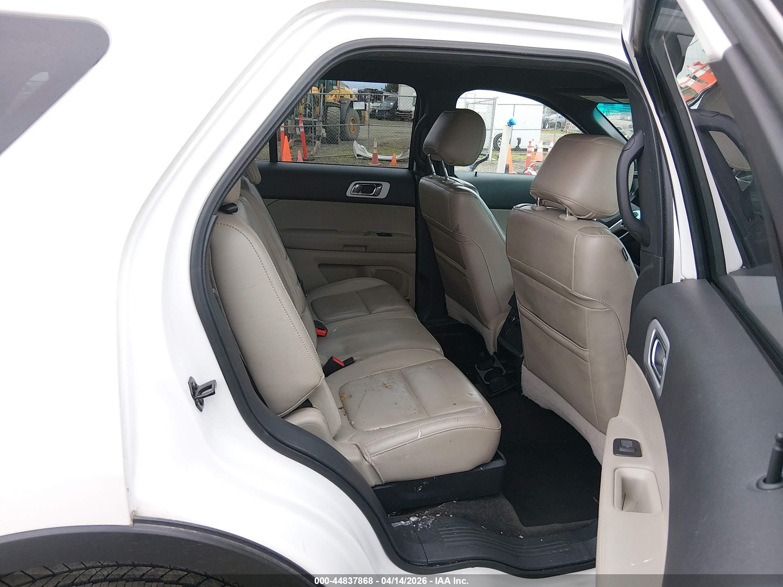 FORD EXPLORER image 8