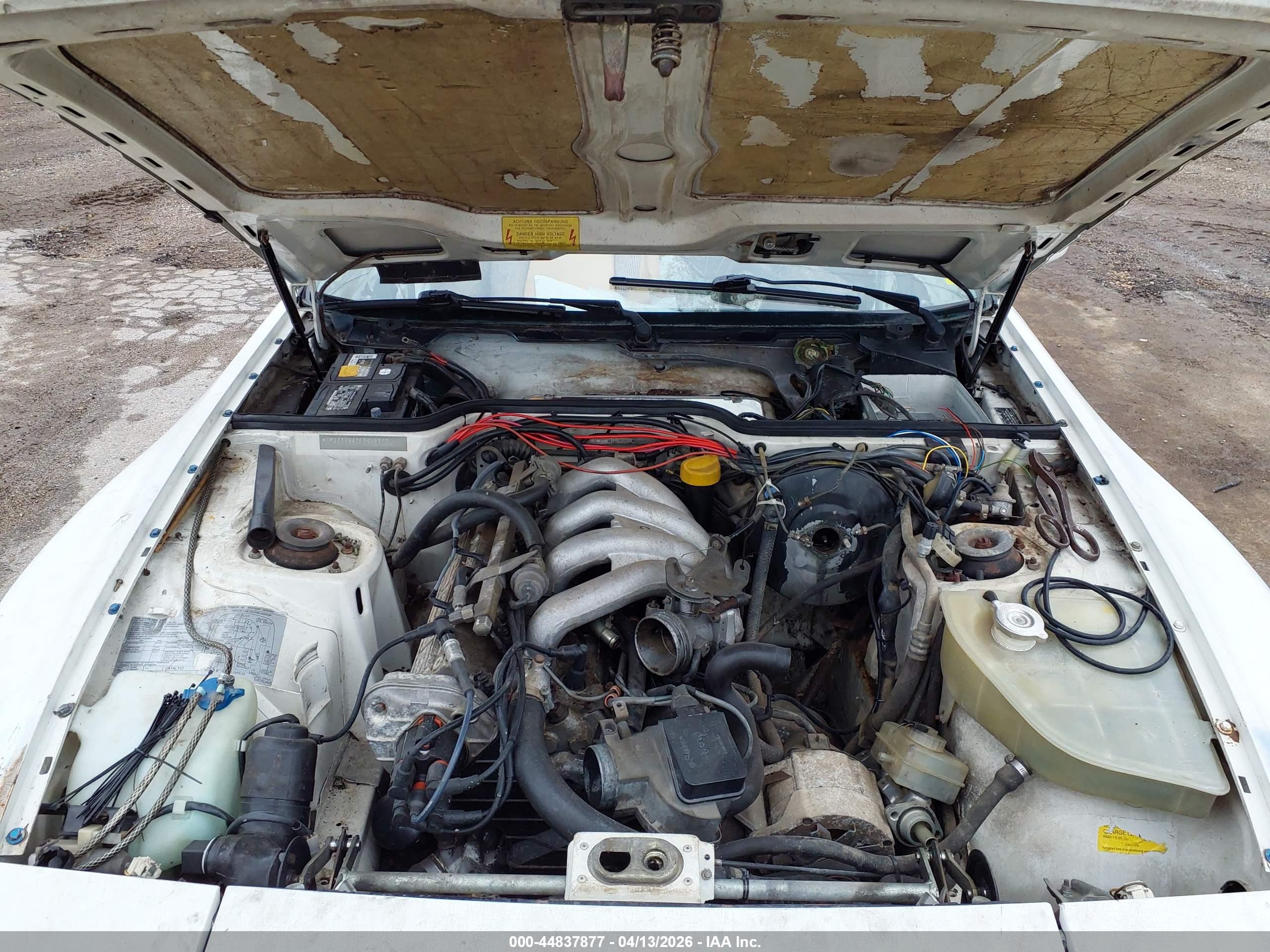 PORSCHE 944 image 10
