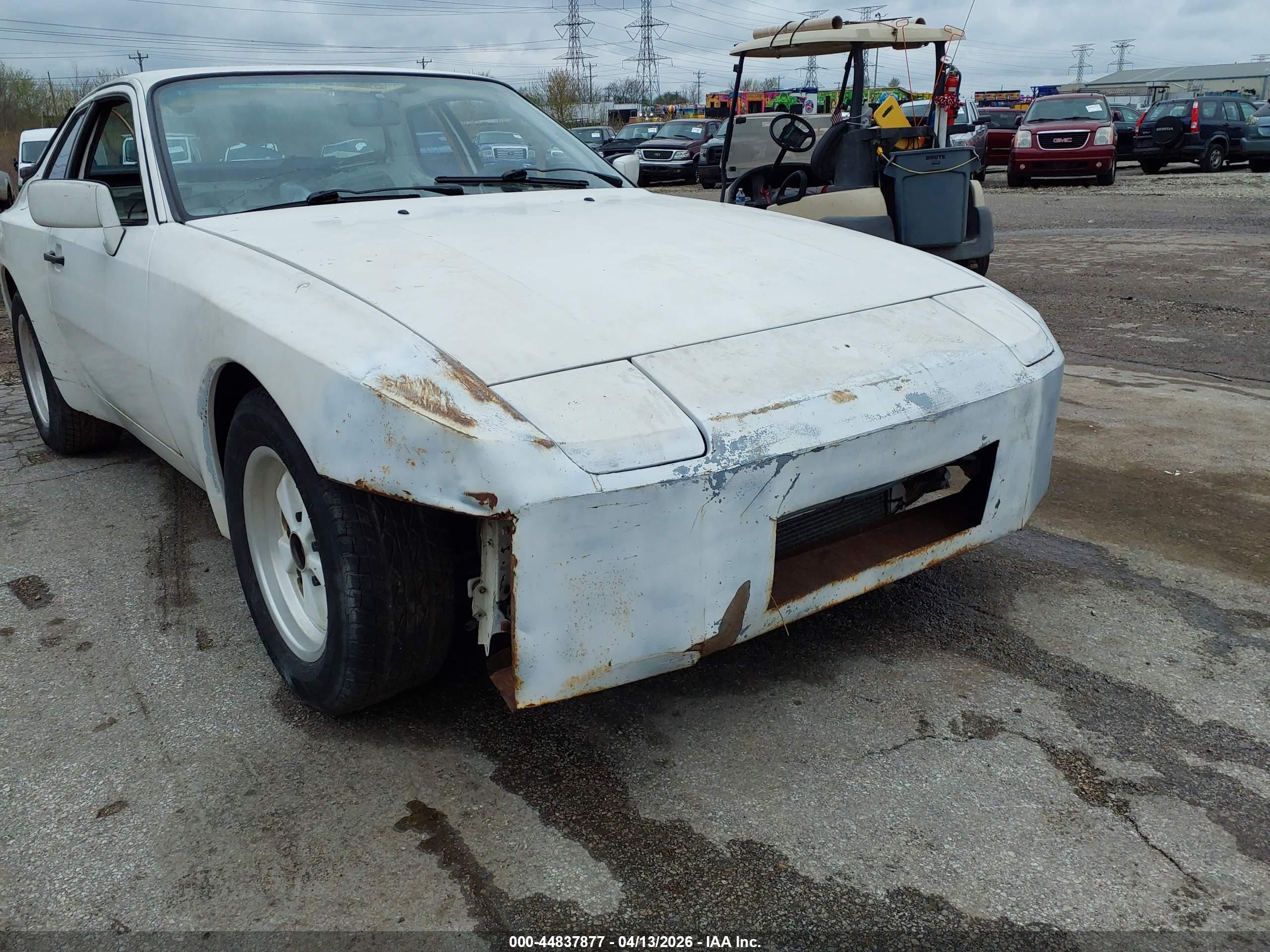 PORSCHE 944 image 6