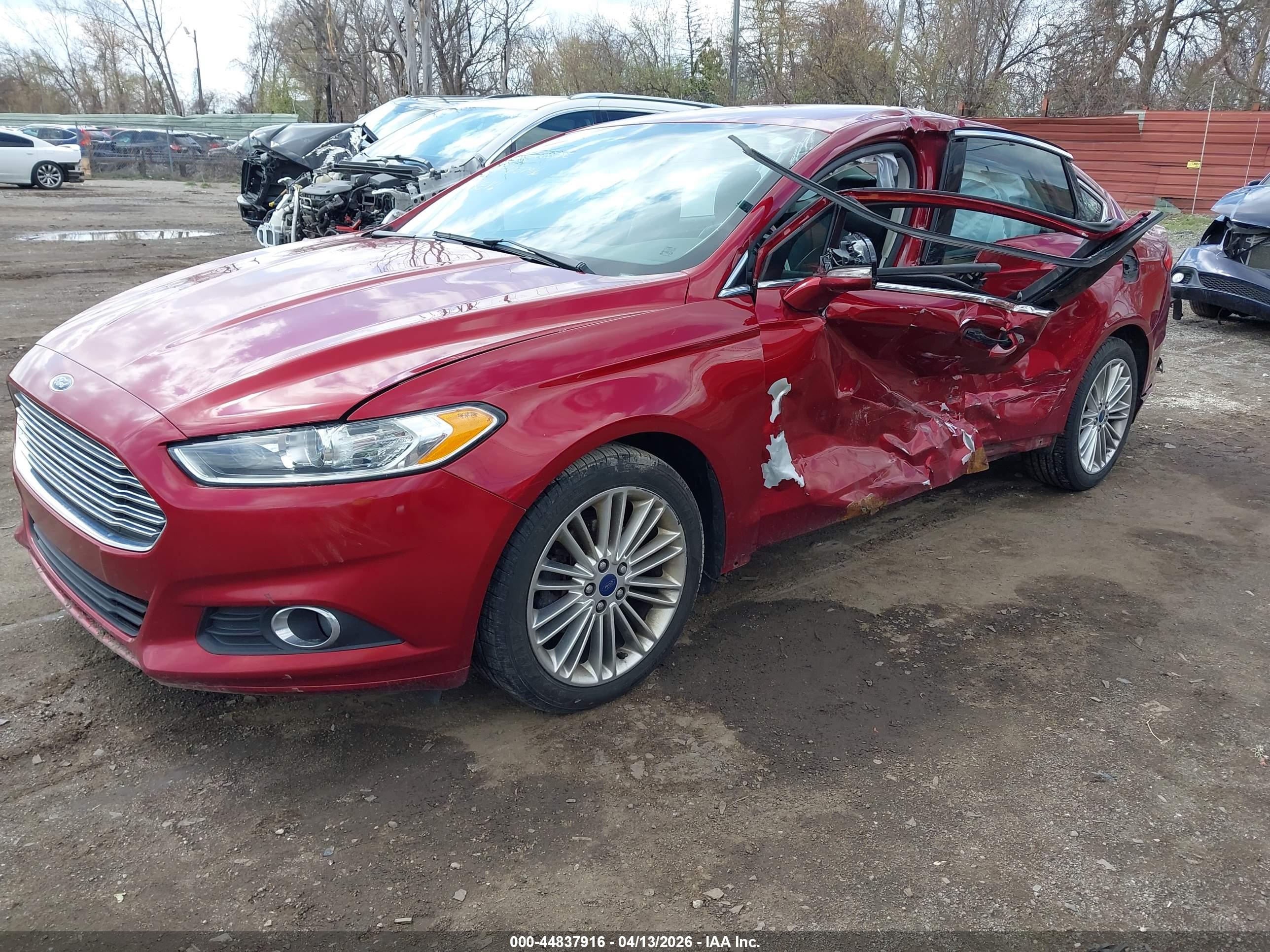 FORD FUSION image 2