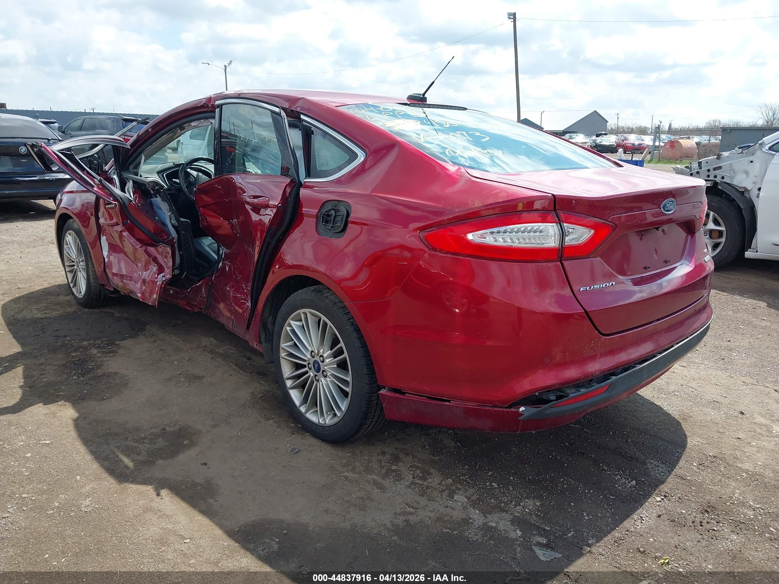 FORD FUSION image 3