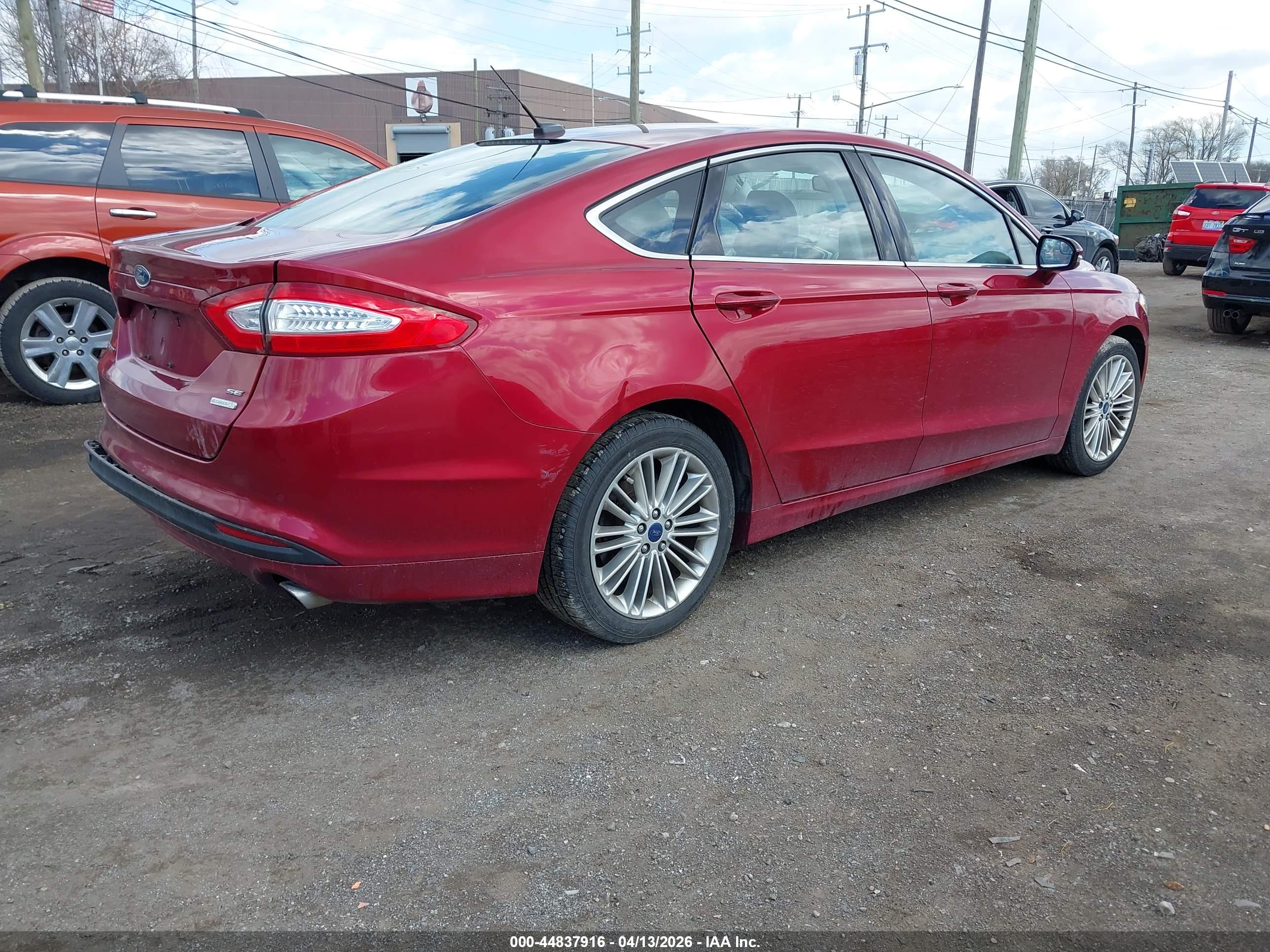 FORD FUSION image 4