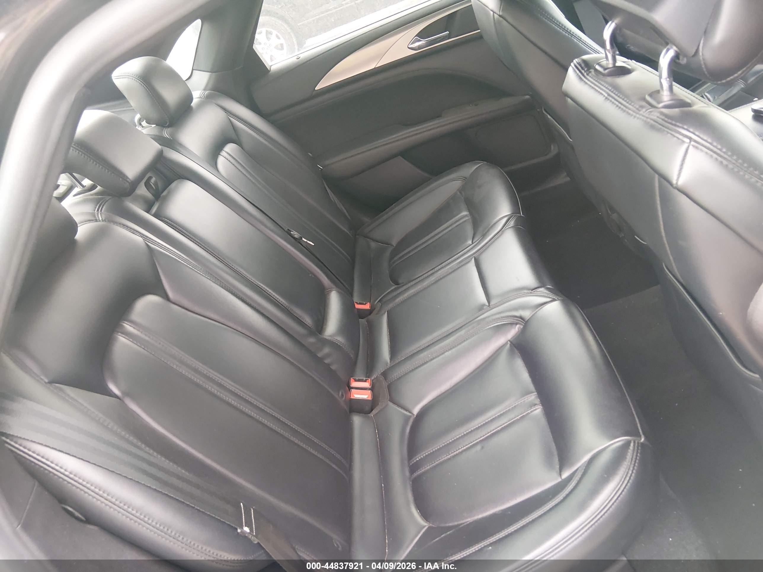 LINCOLN MKZ image 8