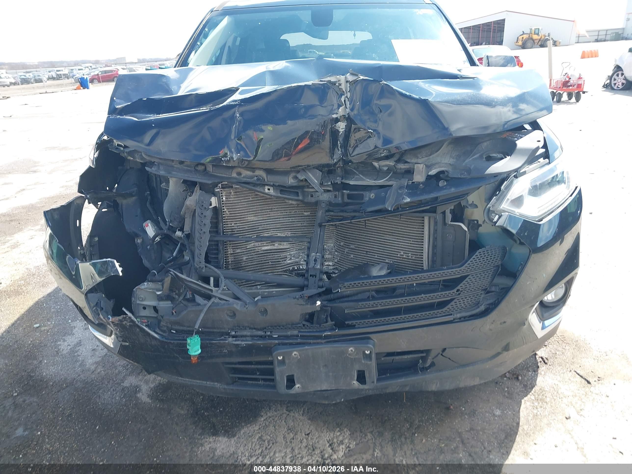 CHEVROLET TRAVERSE image 6