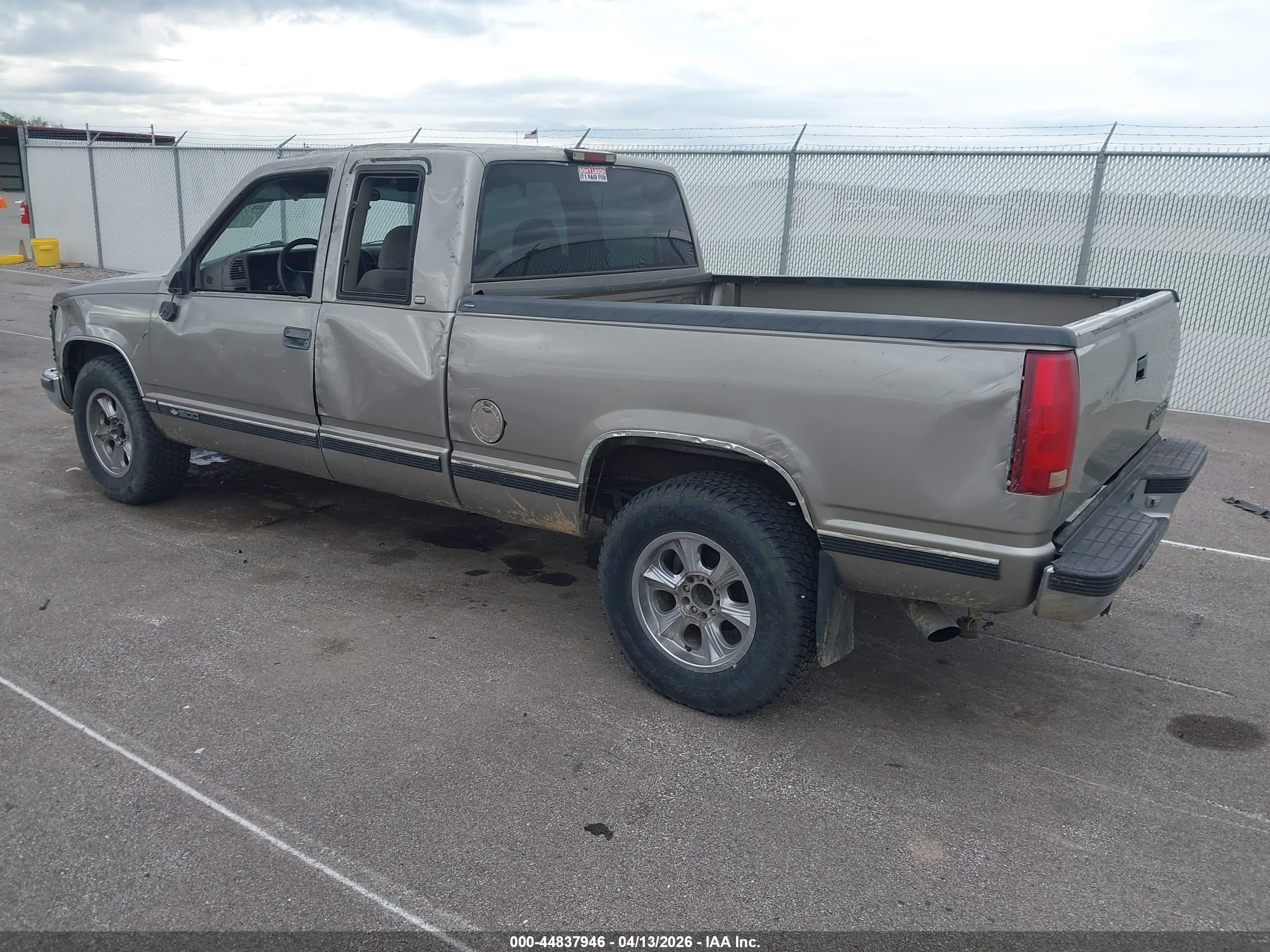 CHEVROLET C1500 image 3