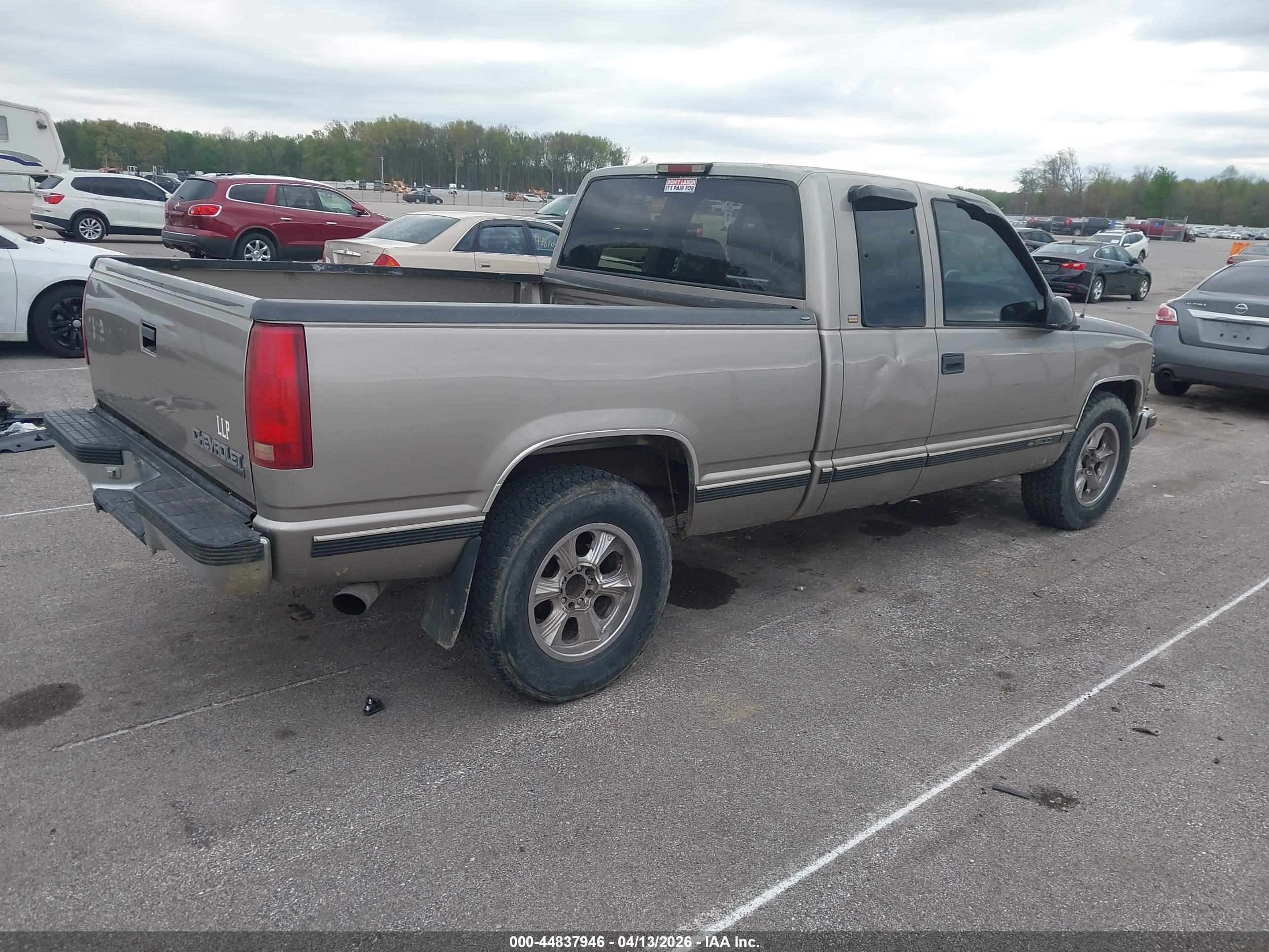 CHEVROLET C1500 image 4