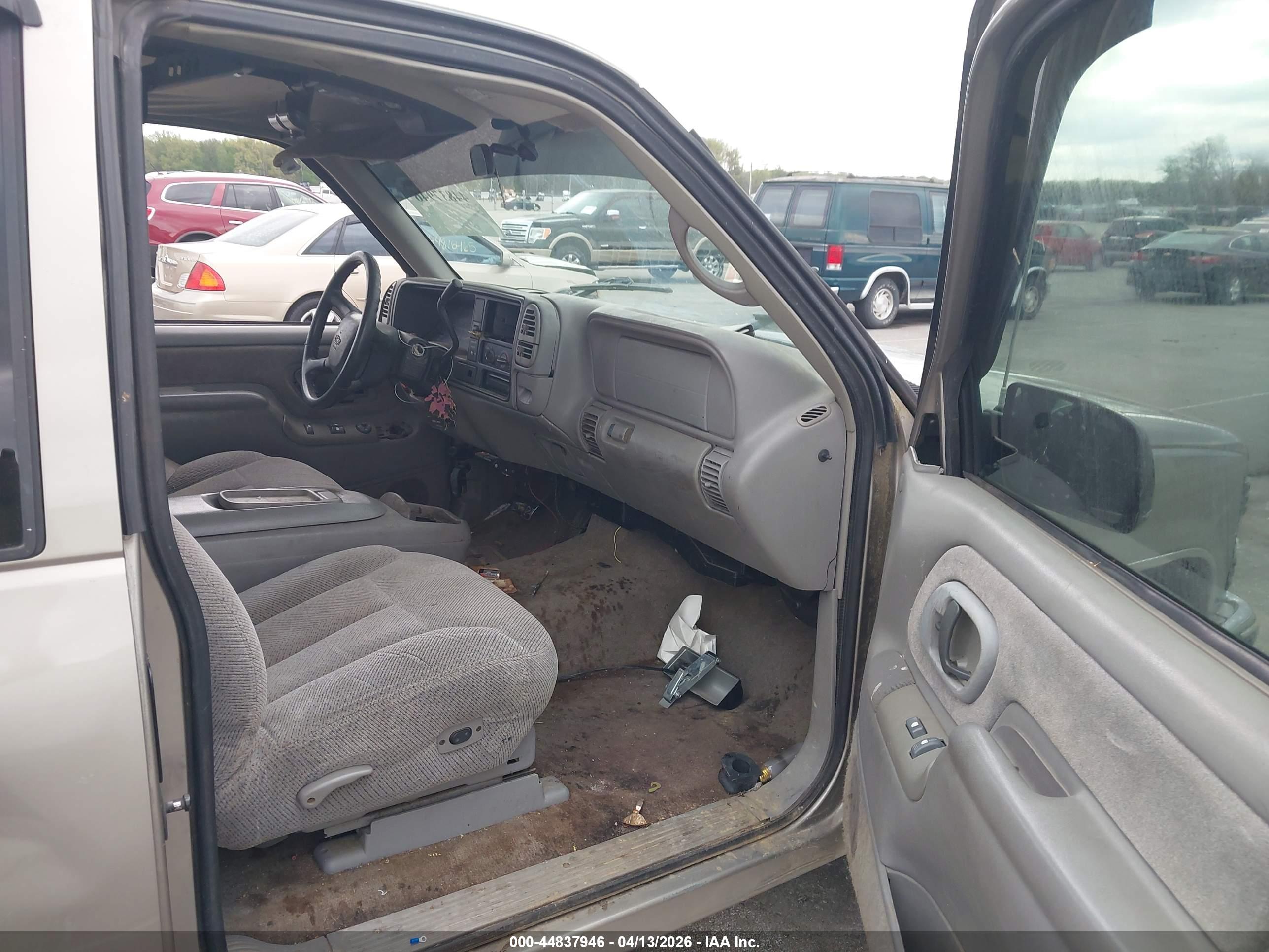 CHEVROLET C1500 image 5