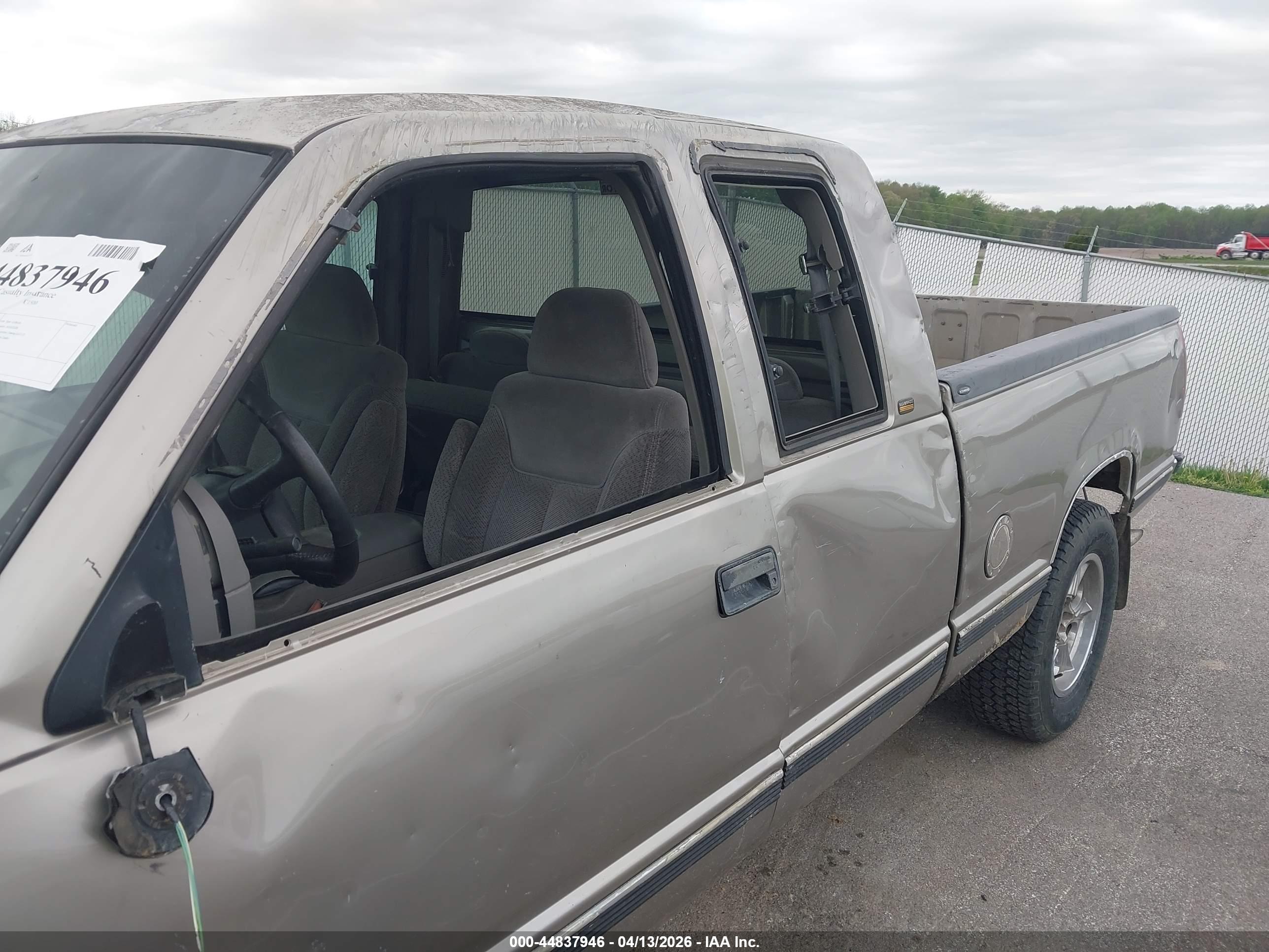 CHEVROLET C1500 image 6