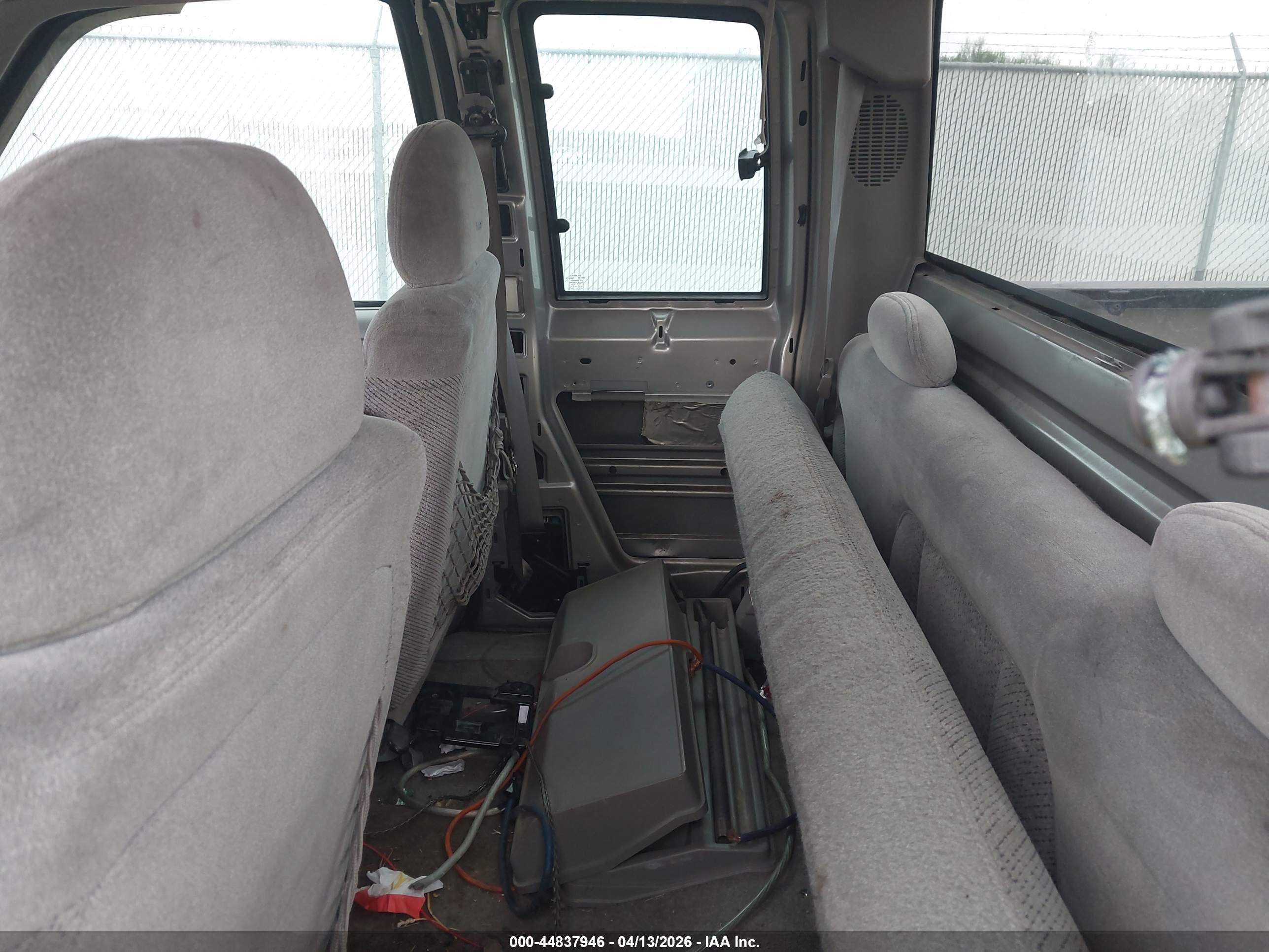 CHEVROLET C1500 image 8