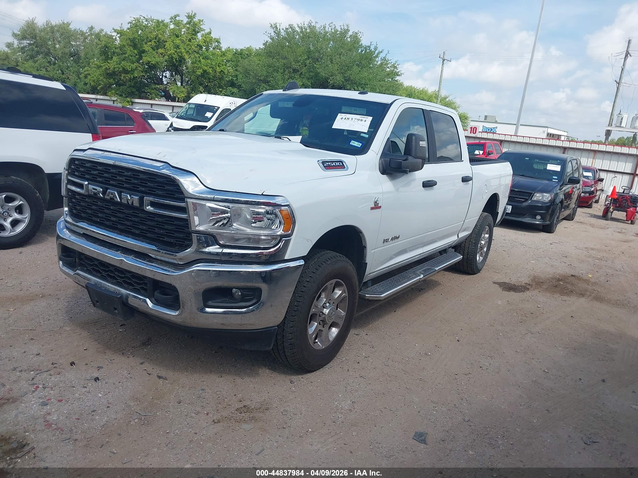 RAM 2500 image 2