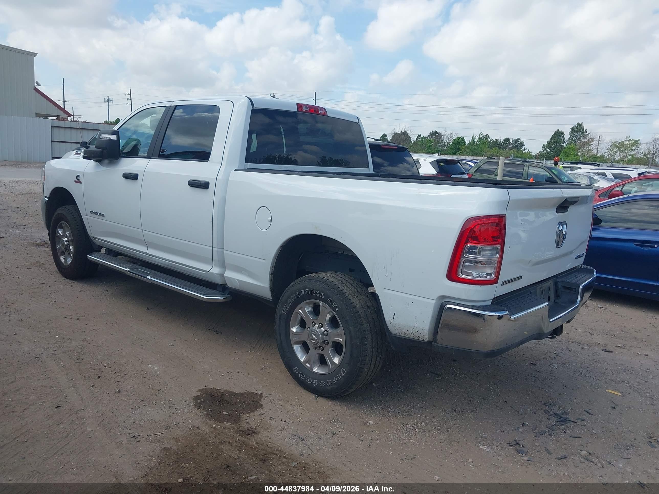 RAM 2500 image 3