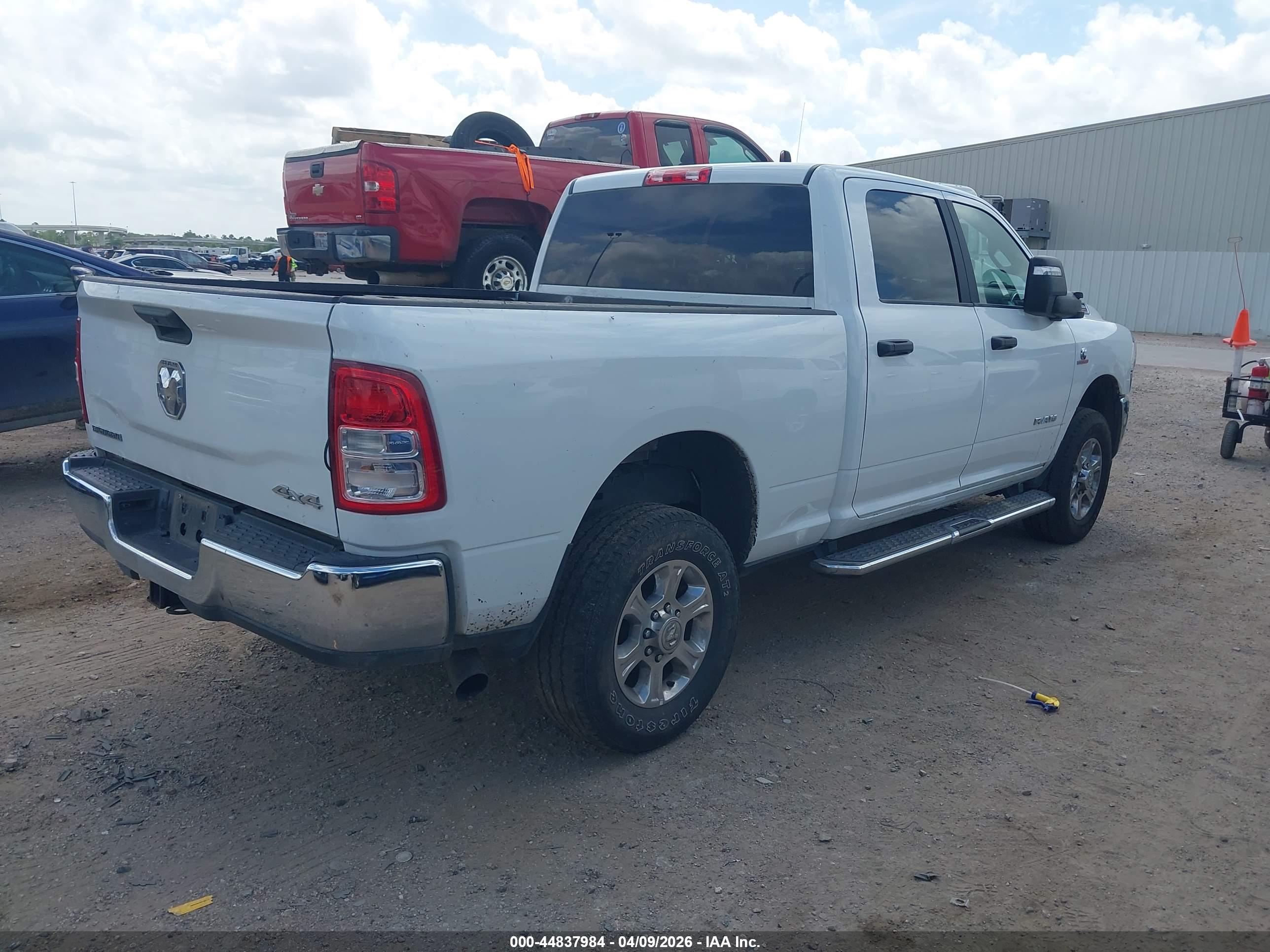 RAM 2500 image 4