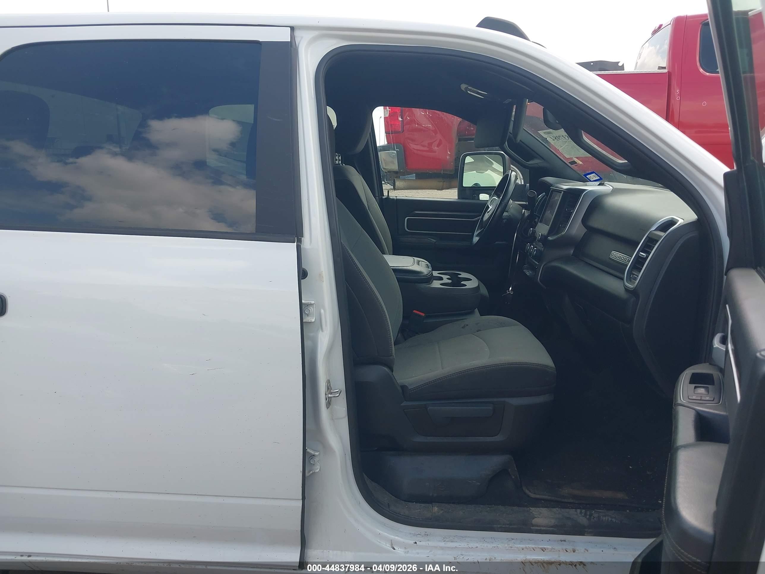 RAM 2500 image 5