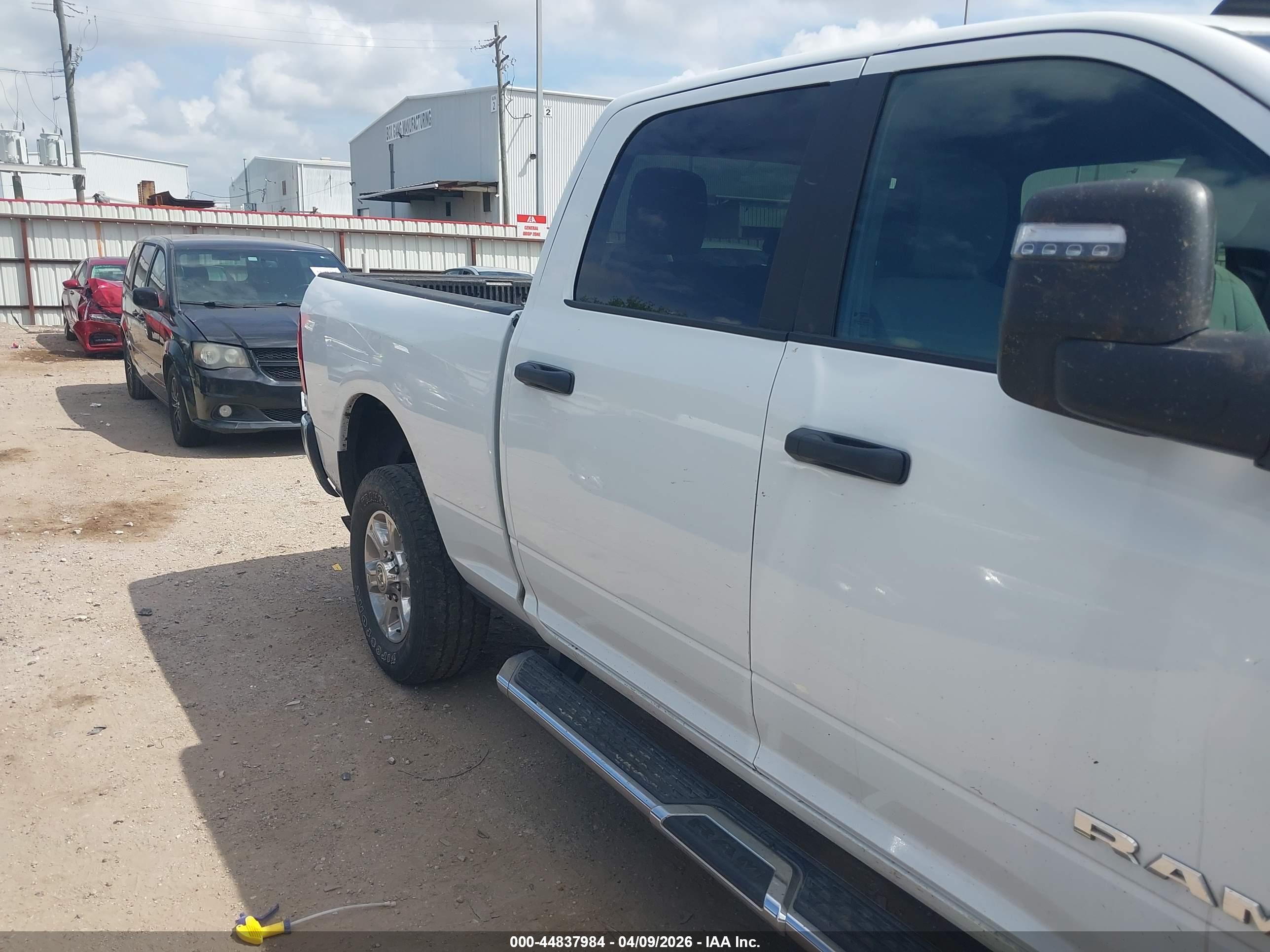 RAM 2500 image 6