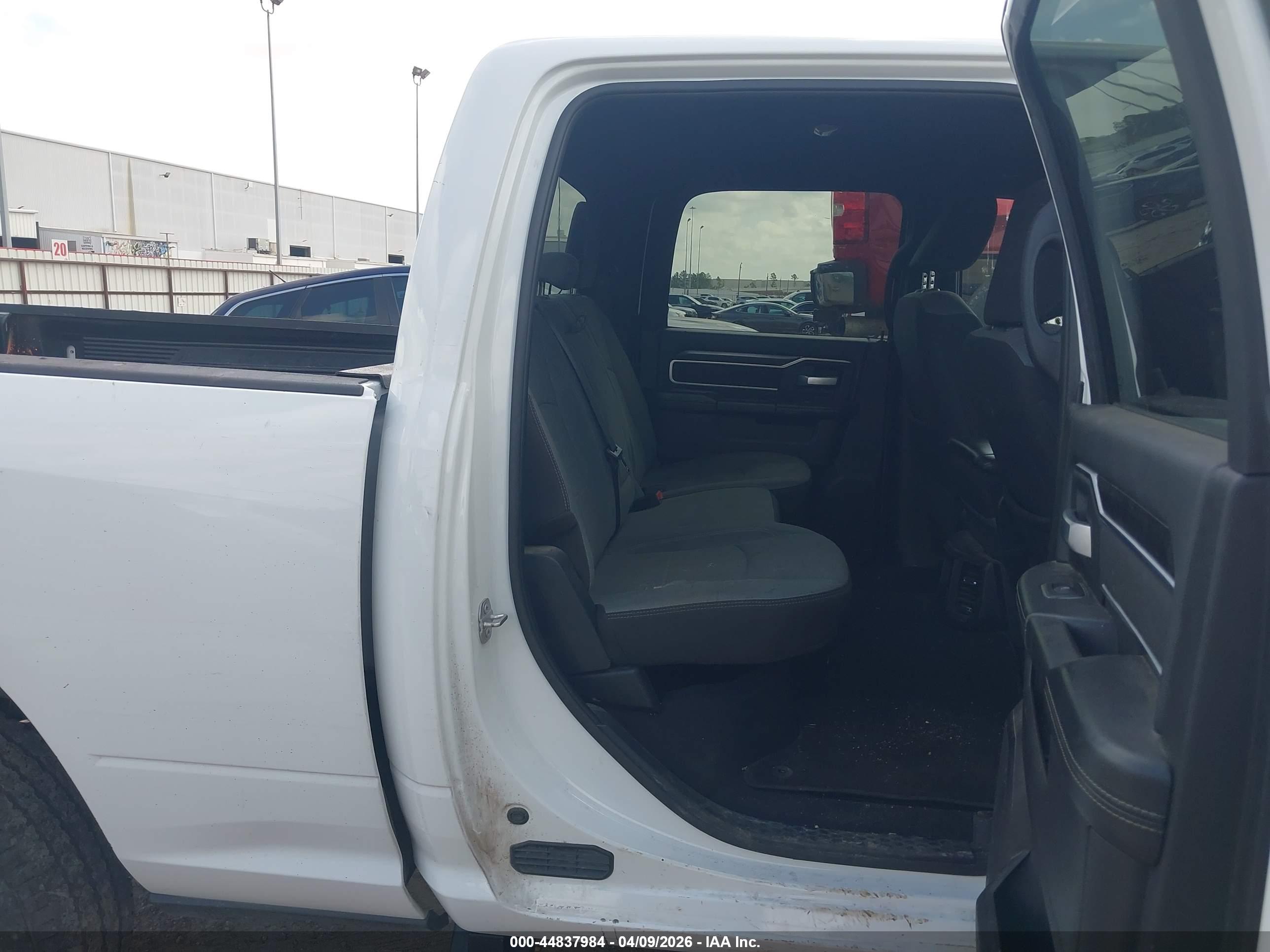 RAM 2500 image 8
