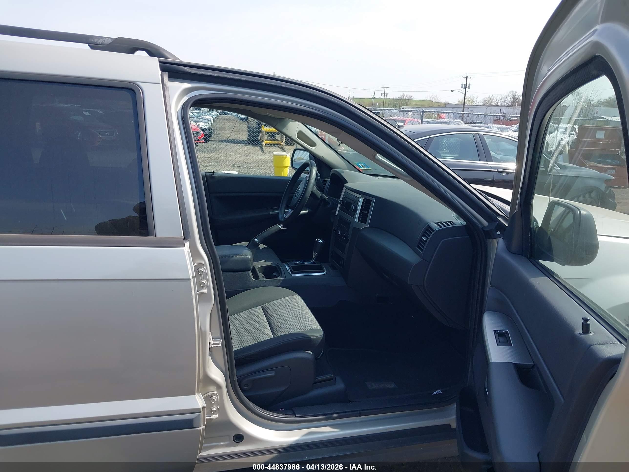 JEEP GRAND image 5