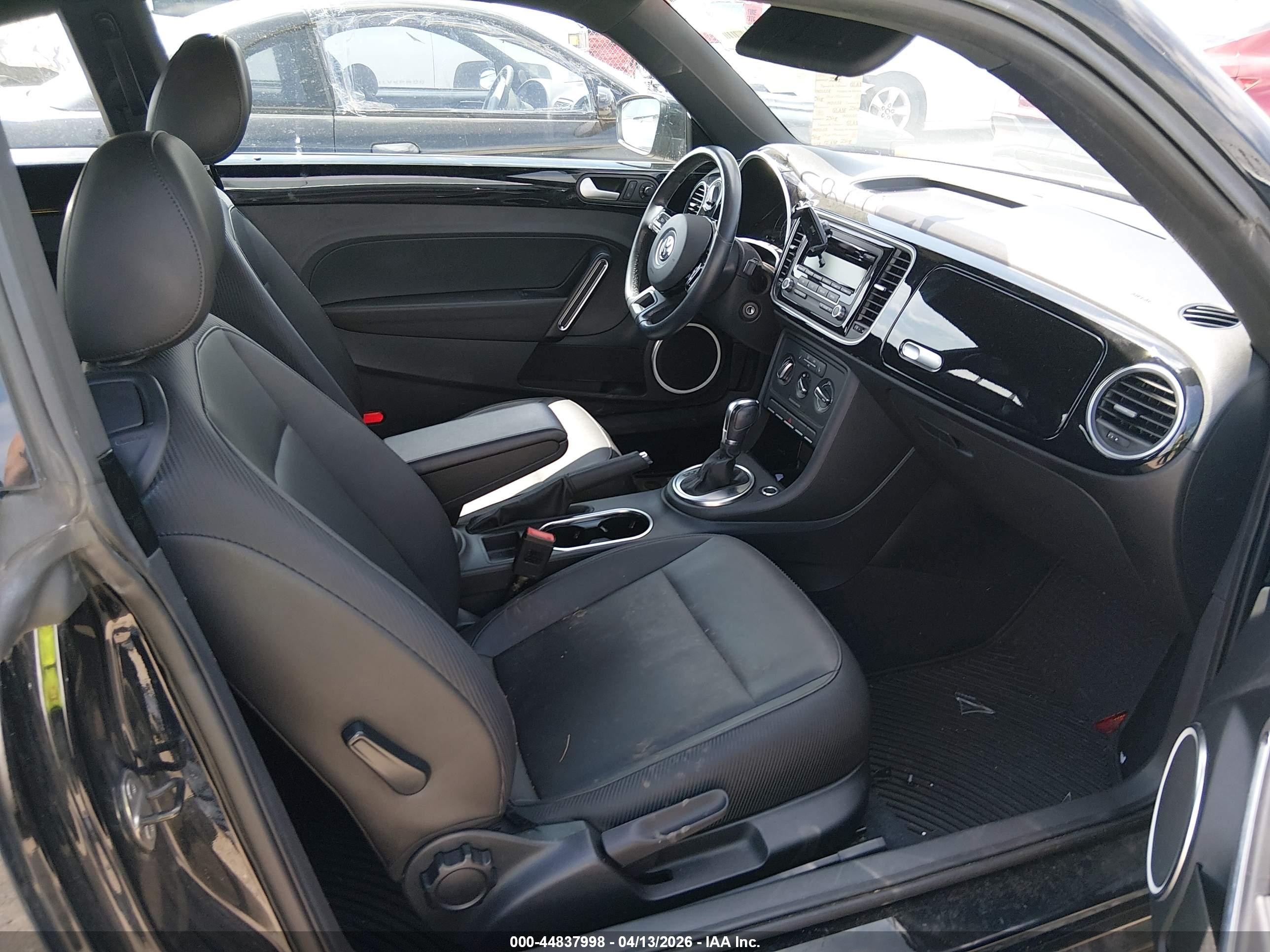 VOLKSWAGEN BEETLE image 5